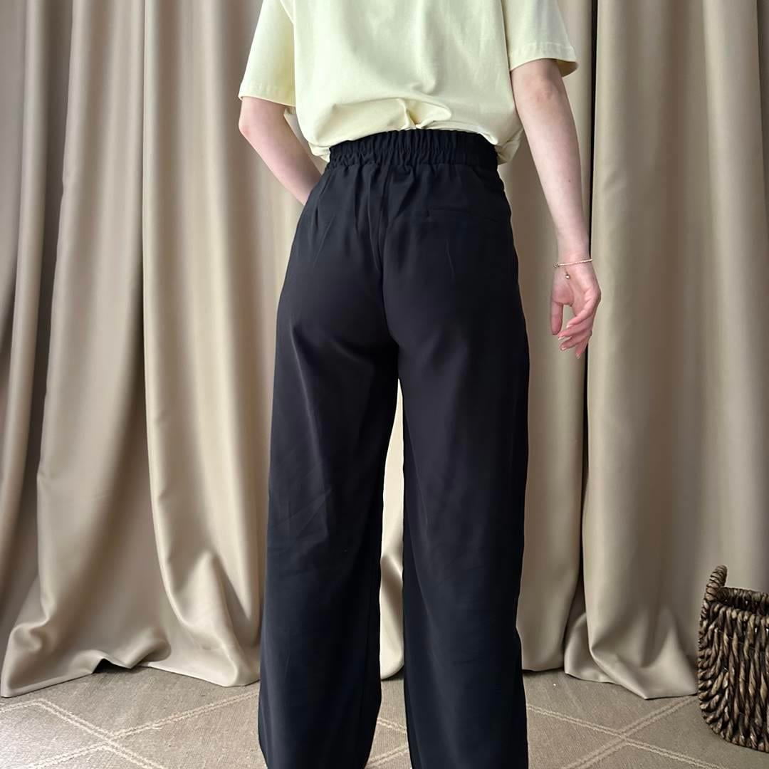 BEL DÜĞME DETAY PİLELİ TENCEL PANTOLON