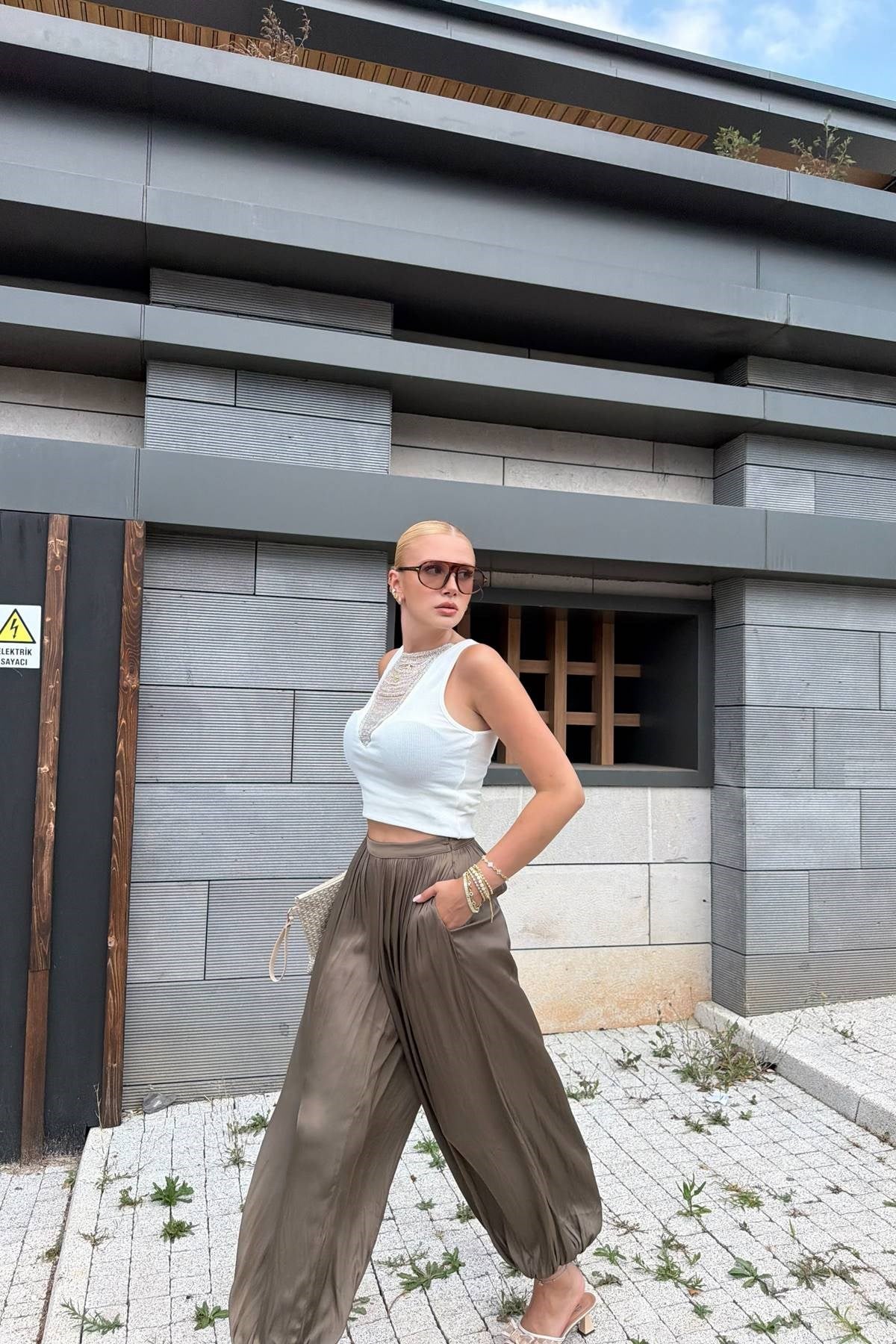BEL LASTİKLİ SATEN PANTOLON