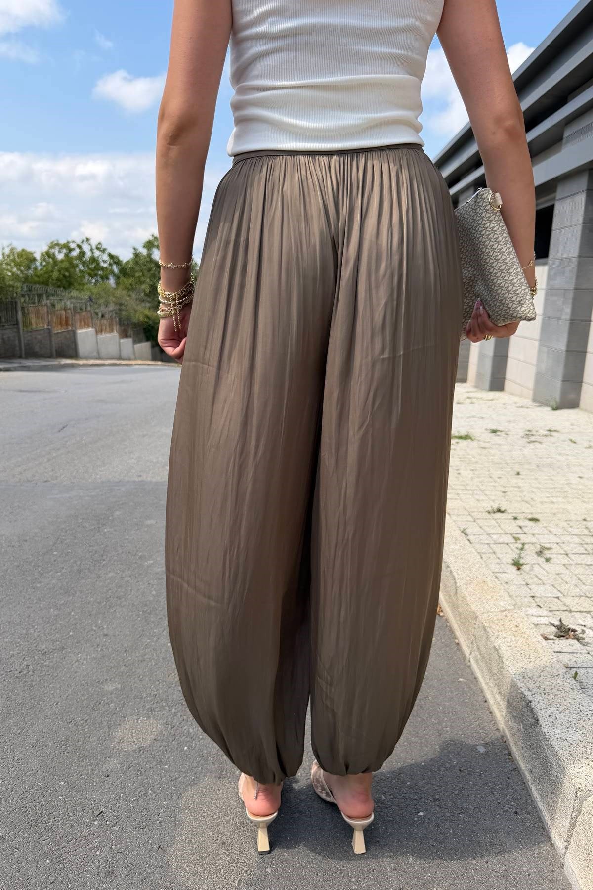 BEL LASTİKLİ SATEN PANTOLON
