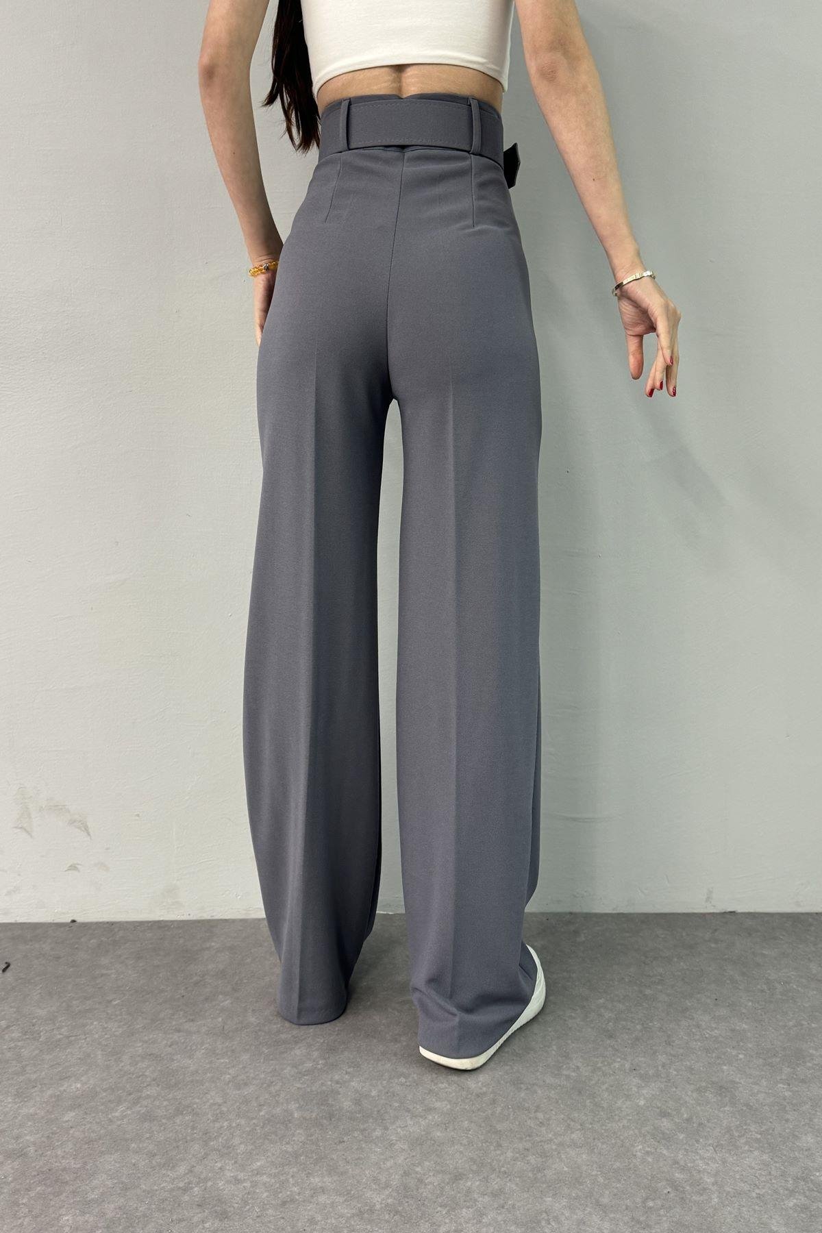 BOL PAÇA KEMERLİ PANTALON