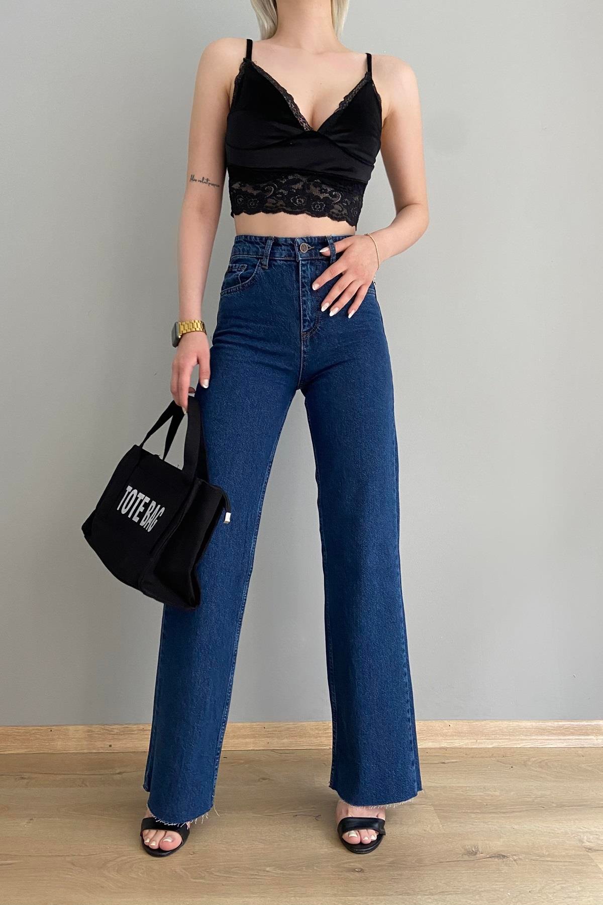 BOL PAÇA KESİK PANTALON