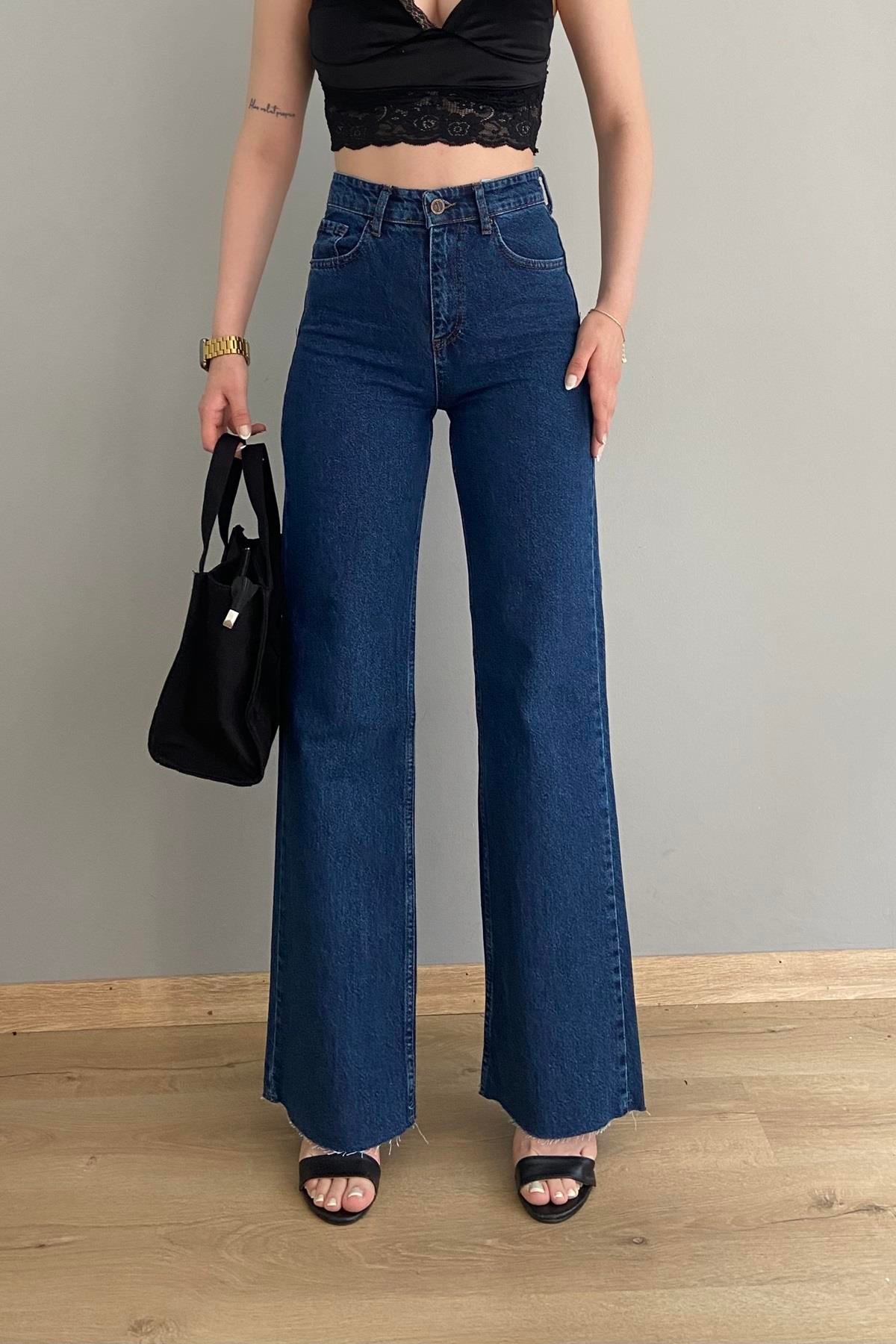BOL PAÇA KESİK PANTALON
