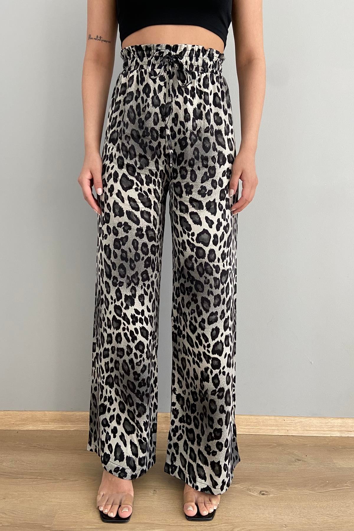 GRİ LEOPAR DESENLİ SATEN PANTOLON