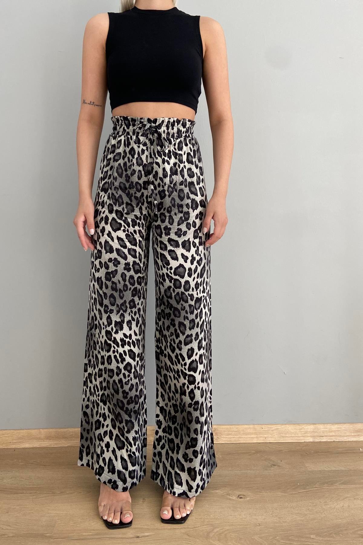 GRİ LEOPAR DESENLİ SATEN PANTOLON