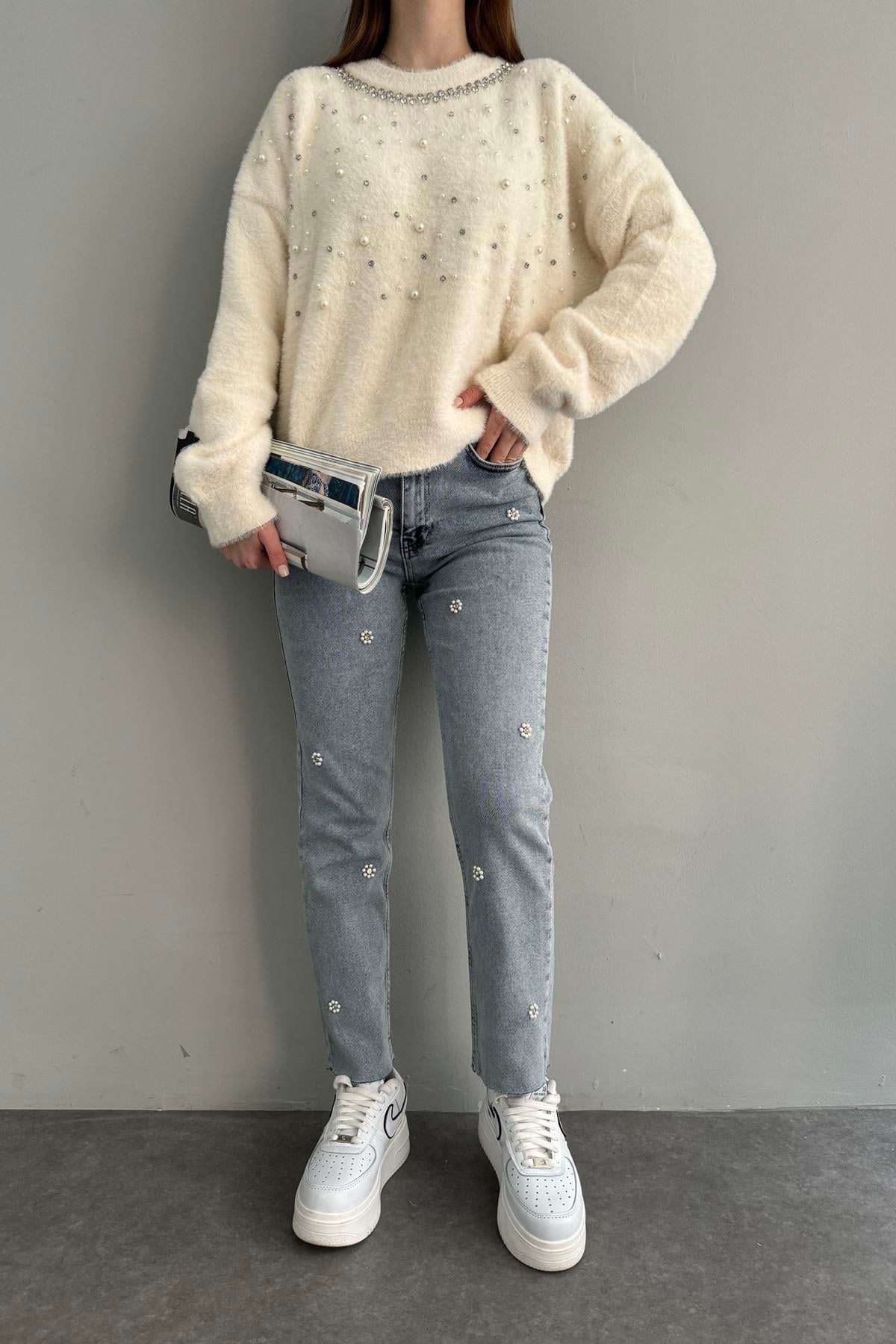 İNCİ TAŞLI ÇİÇEK DESEN MOM KOT PANTOLON