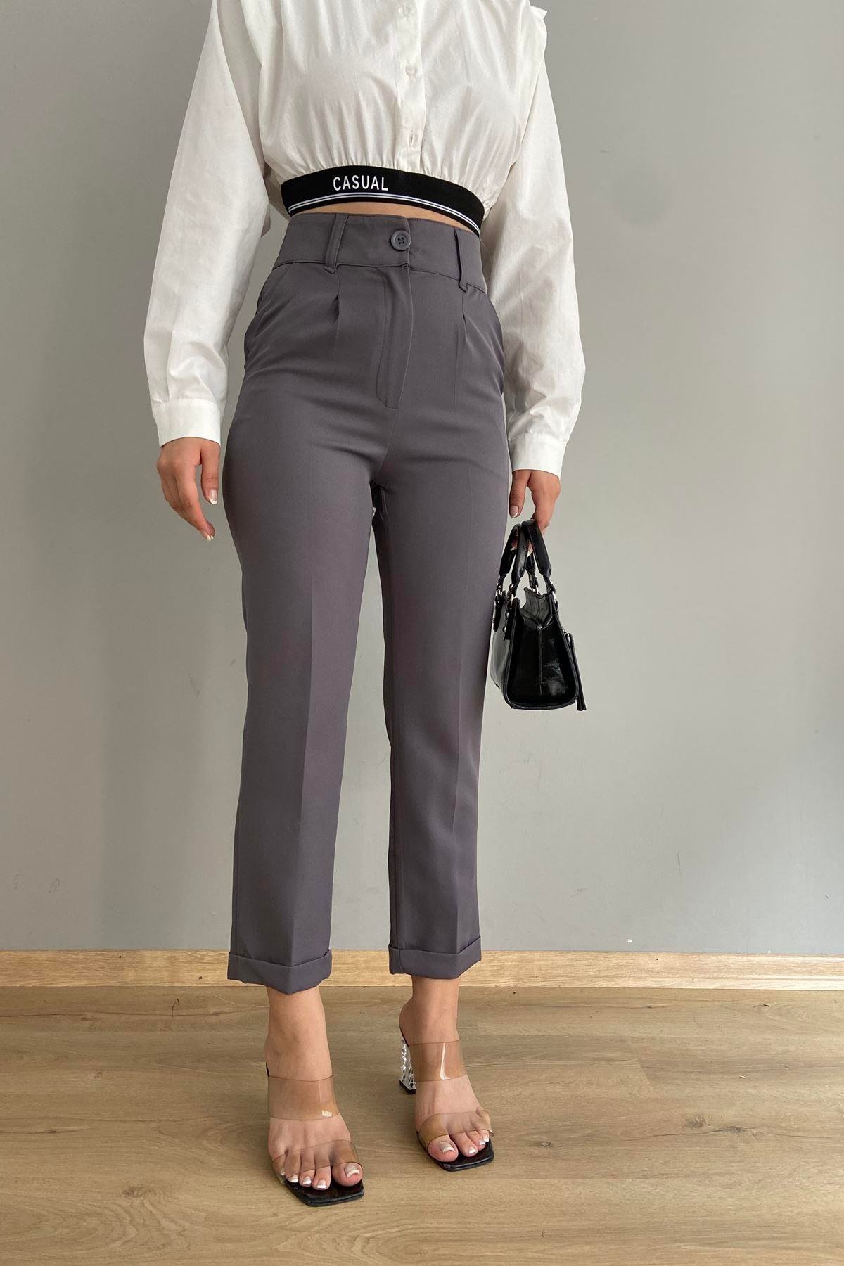 KEMERİ TEK PİLE DUBLE PAÇA PANTOLON