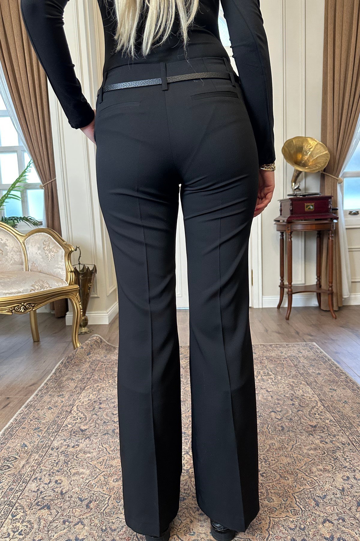 KEMERLİ DÜZ KESİM PANTOLON