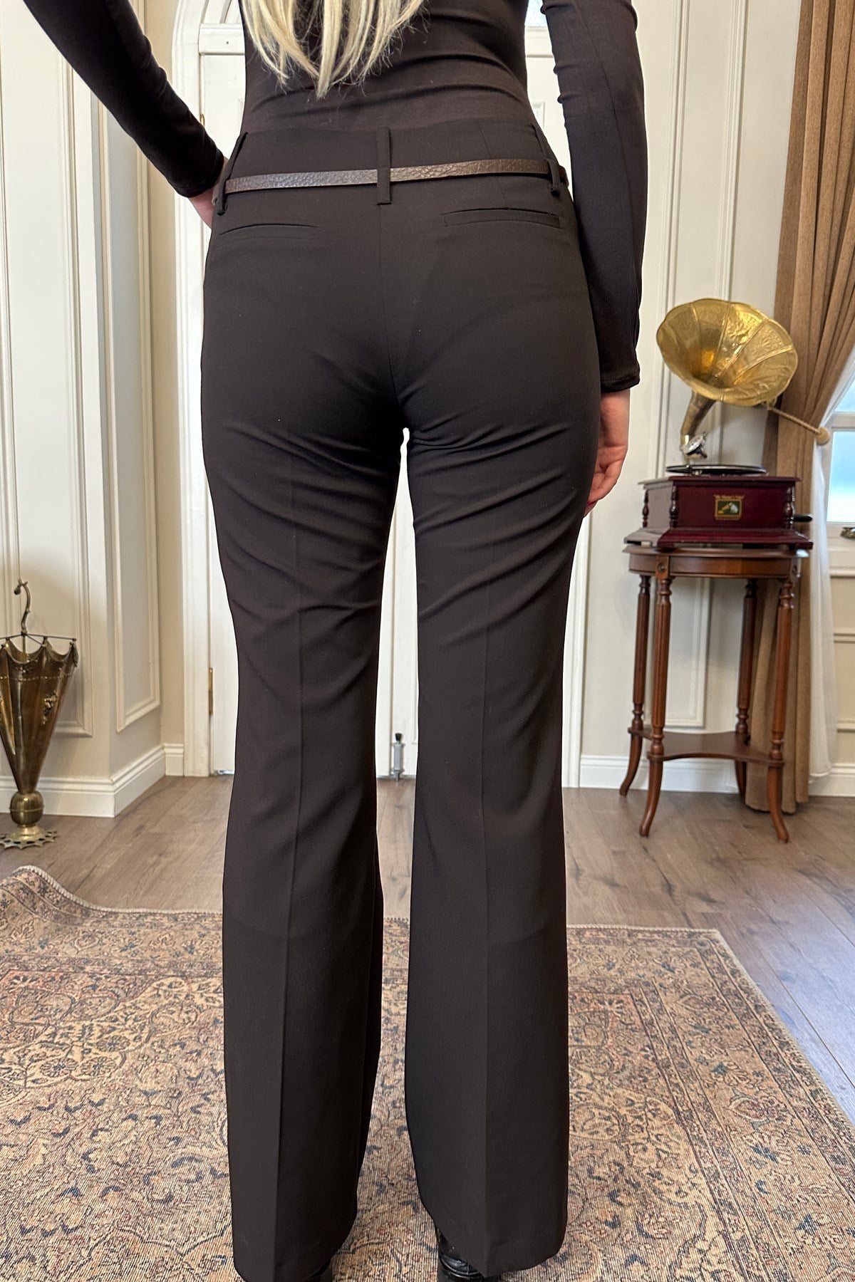 KEMERLİ DÜZ KESİM PANTOLON