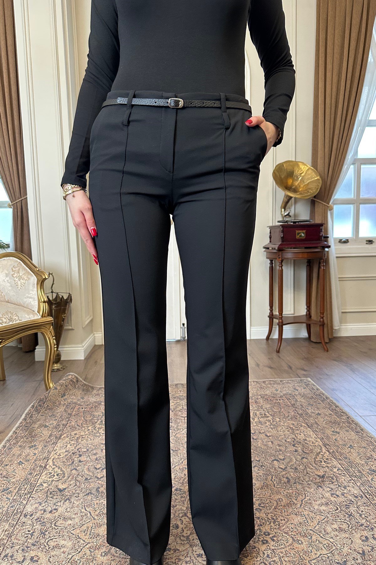 KEMERLİ DÜZ KESİM PANTOLON