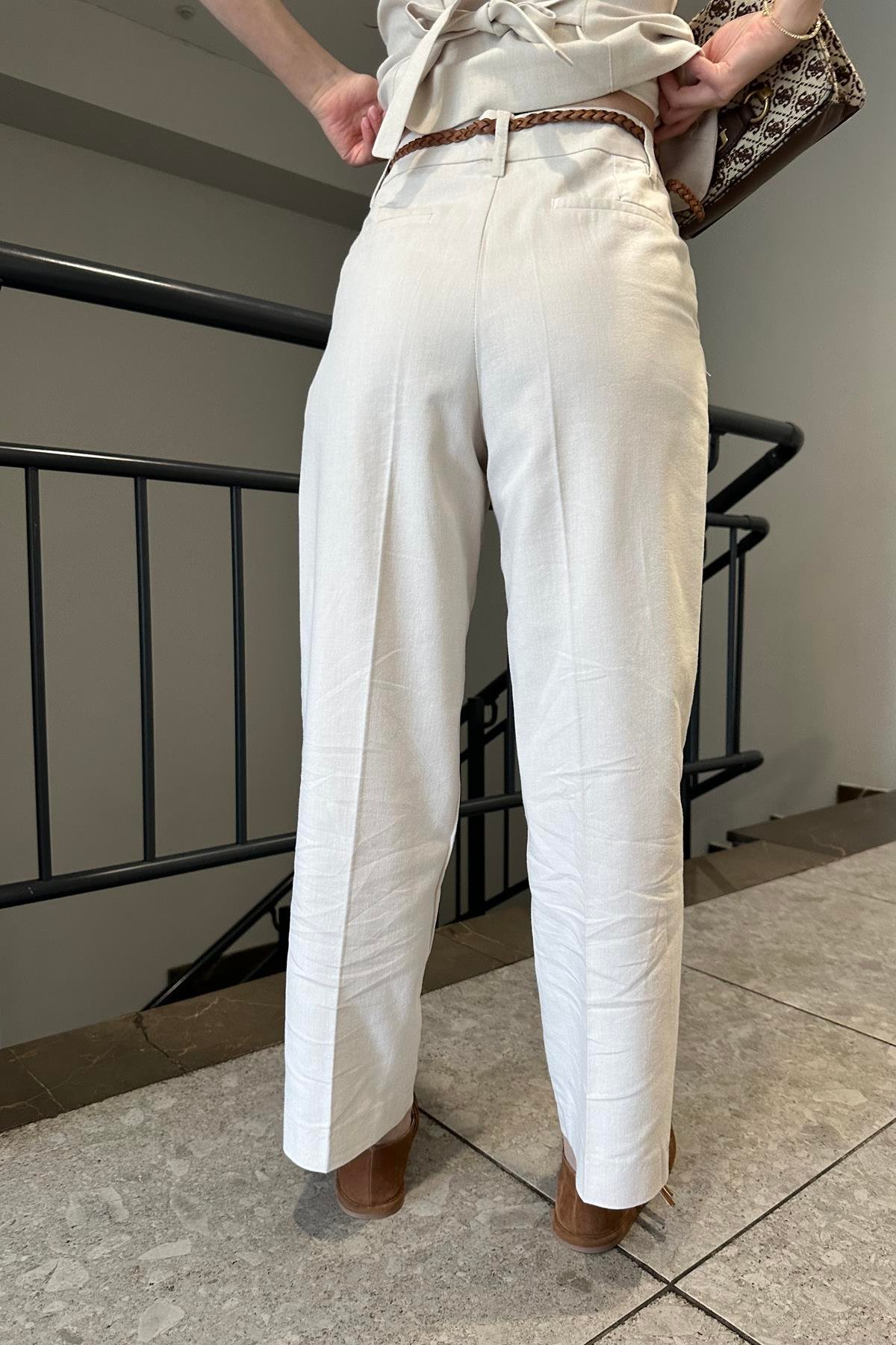 KEMERLİ DÜZ PANTOLON