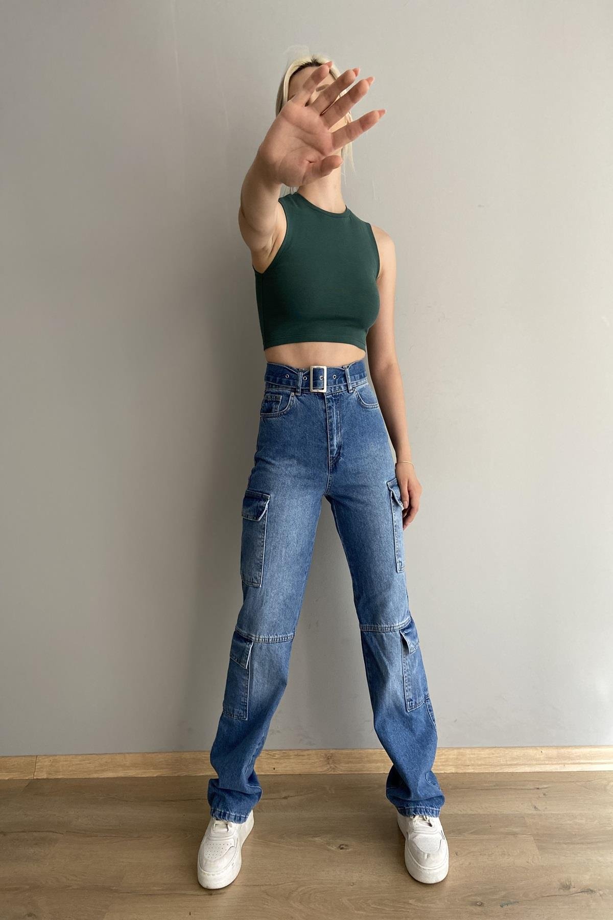 KEMERLİ YAN CEPLİ KOT PANTALON