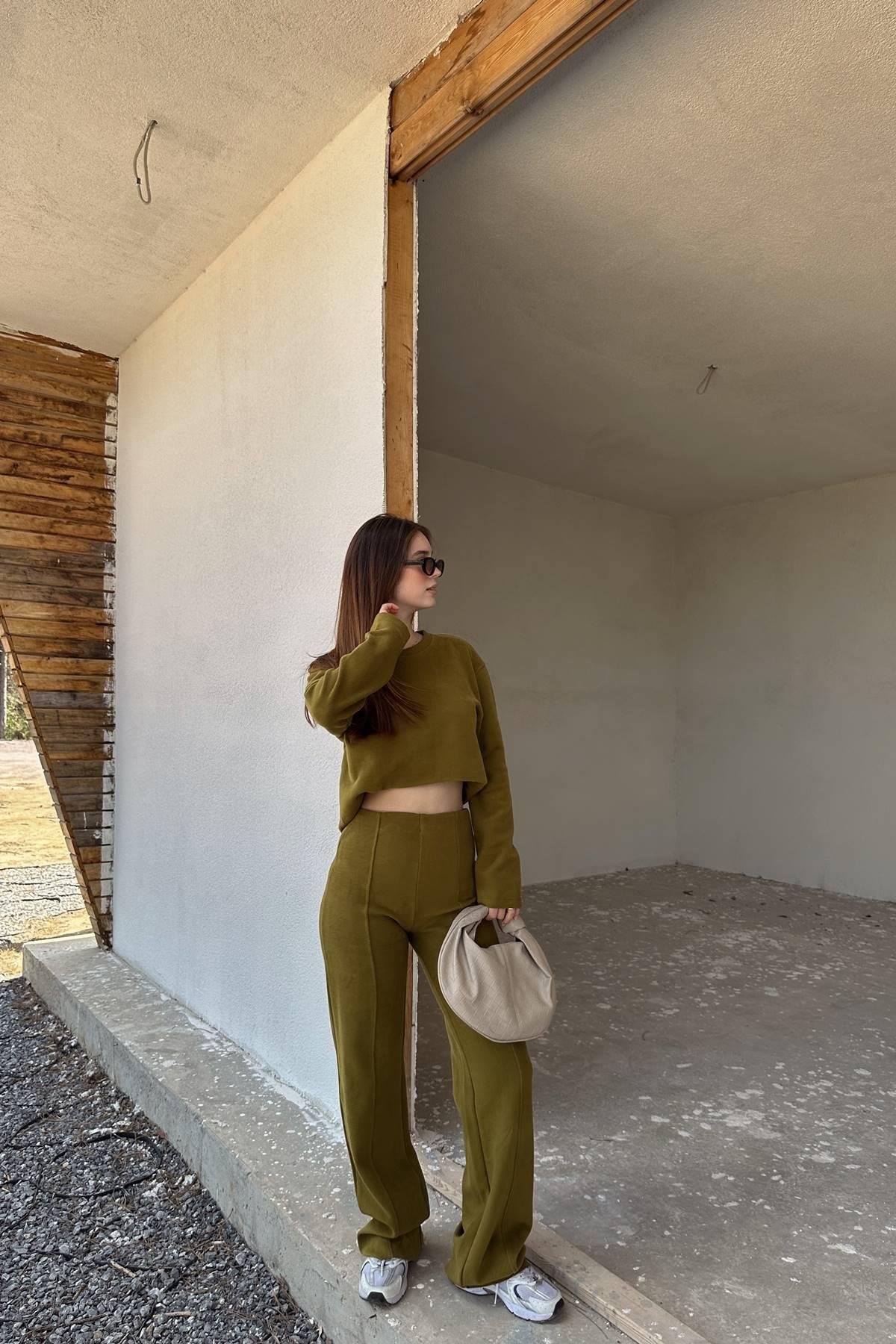 BİSİKLET YAKA SELANİK ÖRME BLUZ PANTOLON TAKIM