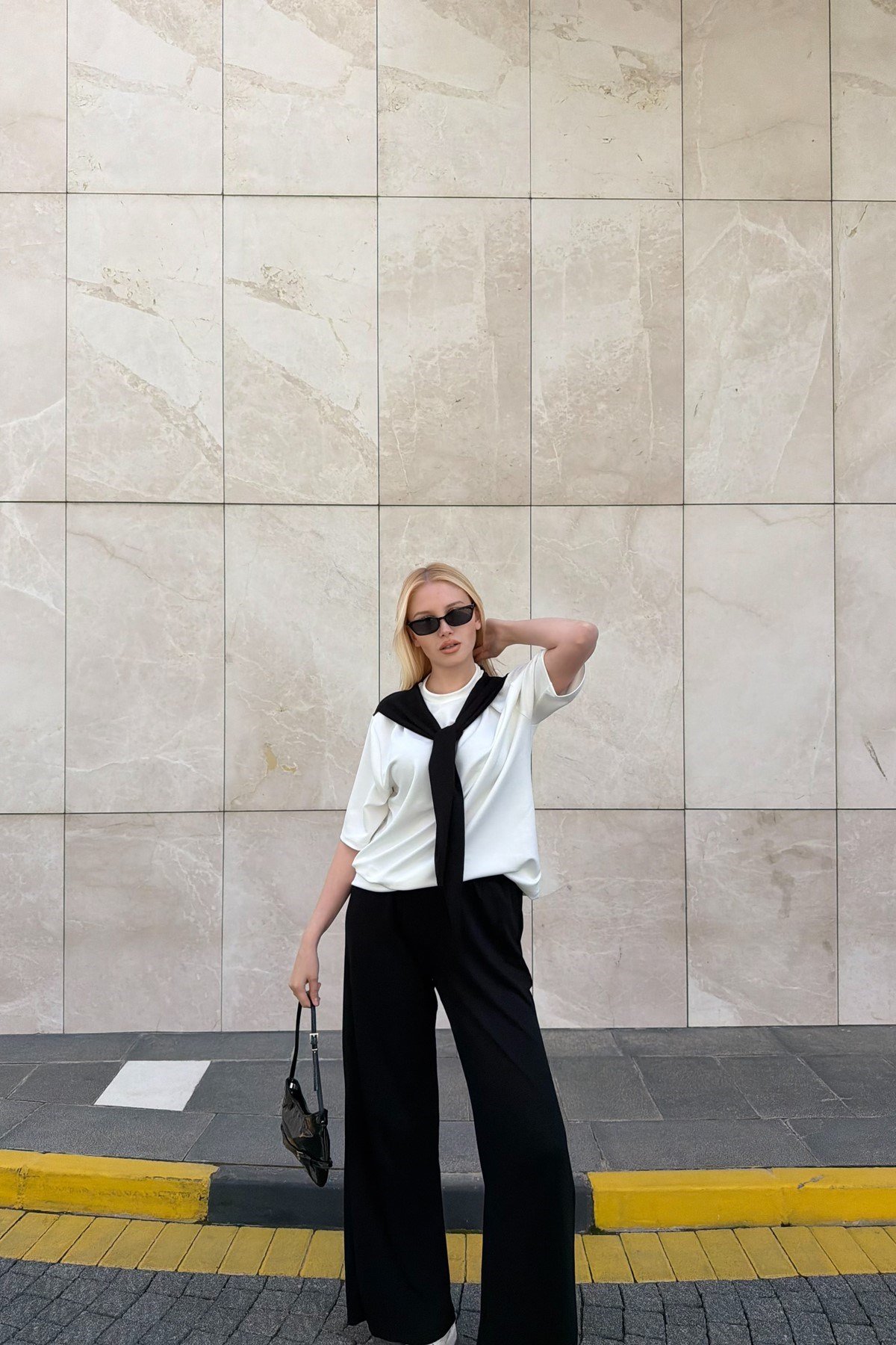 FULAR DETAYLI TSHIRT PANTOLON TAKIM