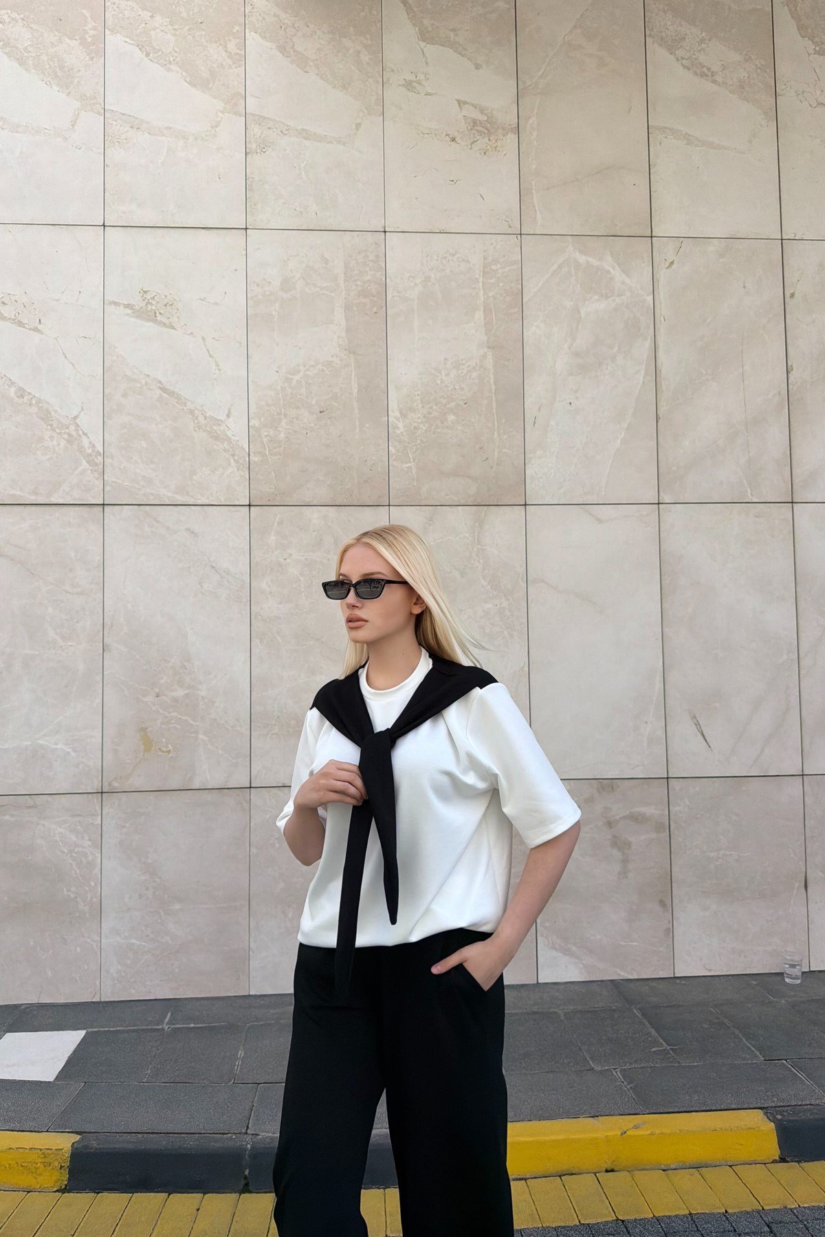 FULAR DETAYLI TSHIRT PANTOLON TAKIM