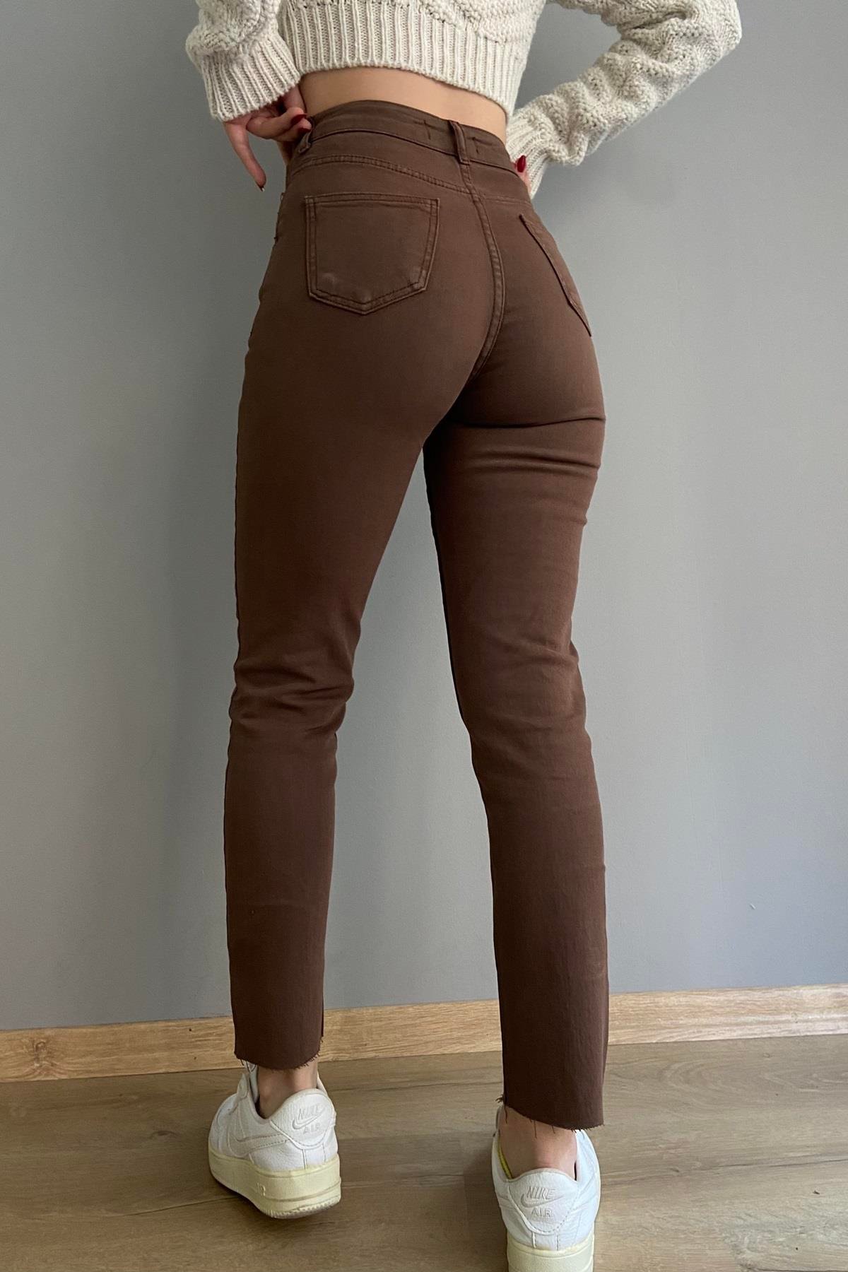 ÖNÜ YIRTMAÇLI PARÇA BOYA PANTALON