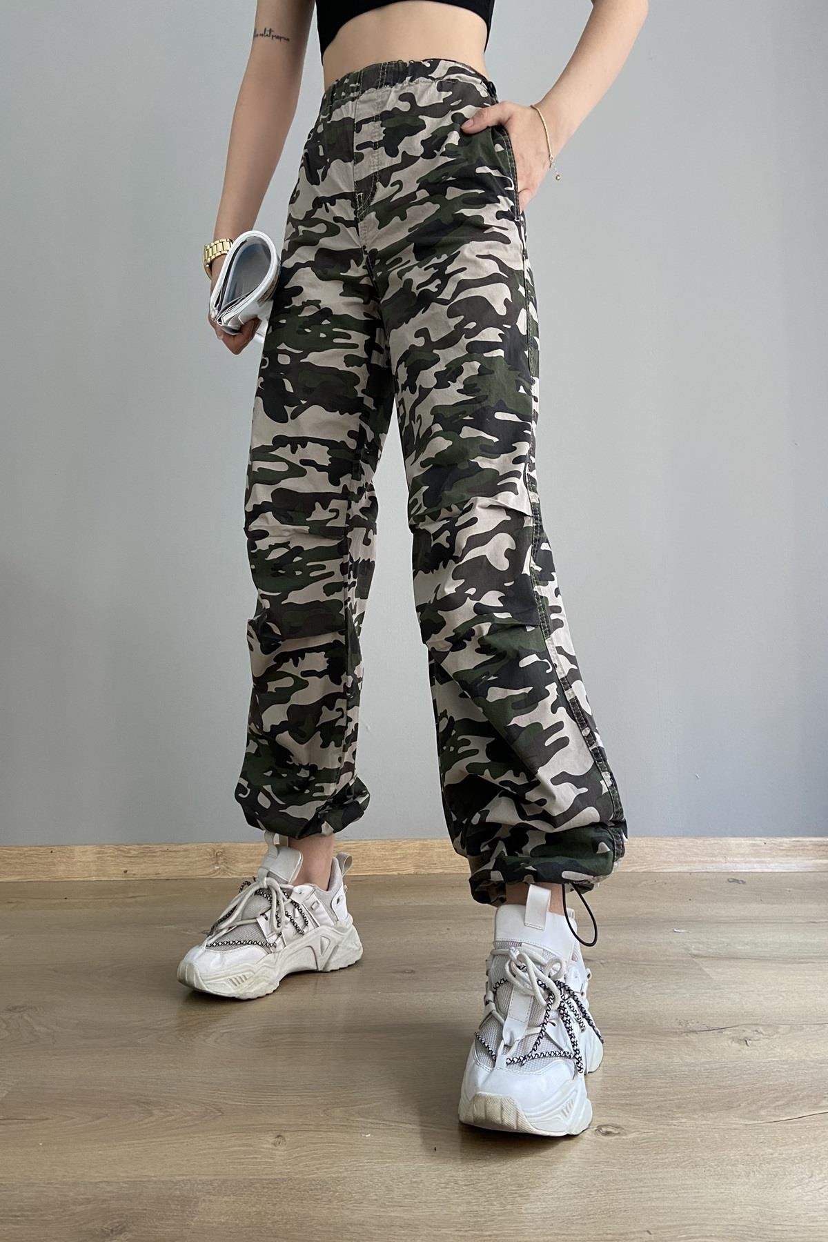 PAÇA BÜZGÜLÜ KAMUFLAJ PANTALON