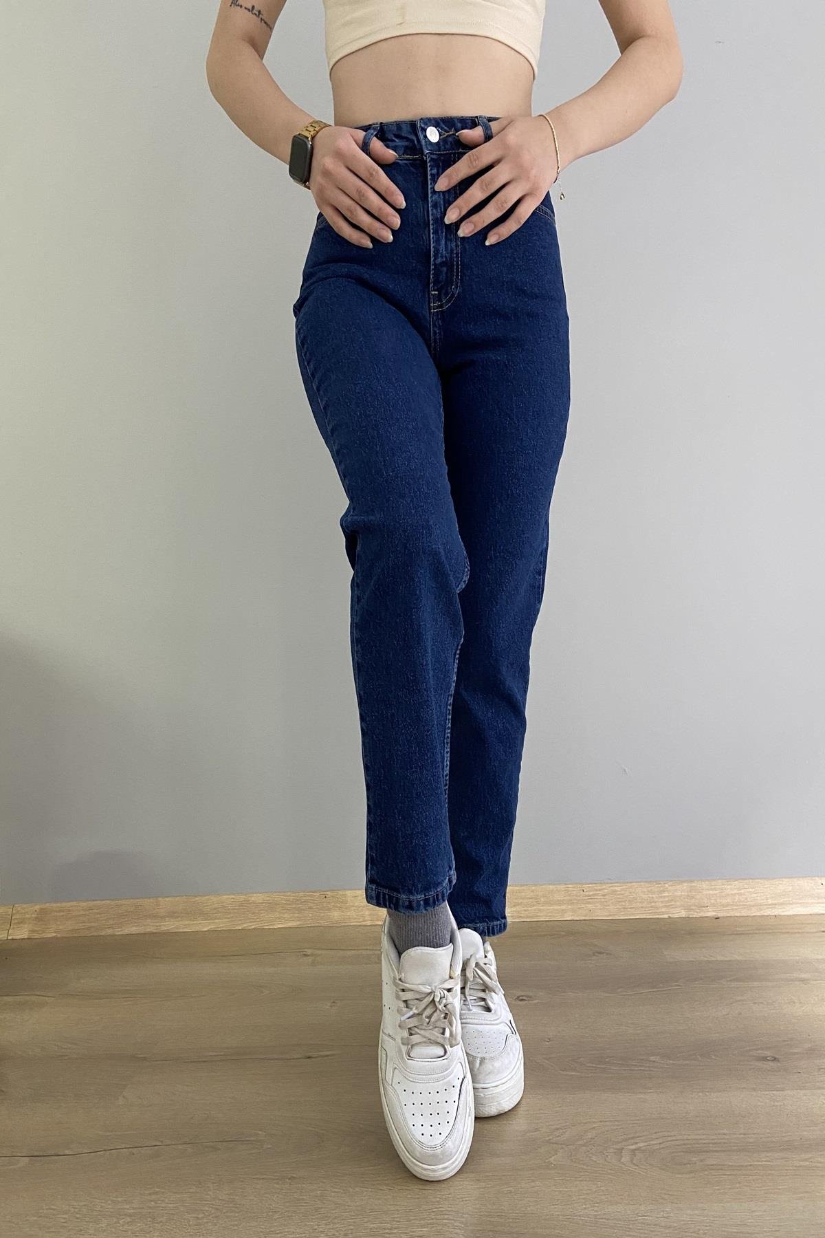 PAÇA YANI KESİK BORU PAÇA PANTOLON