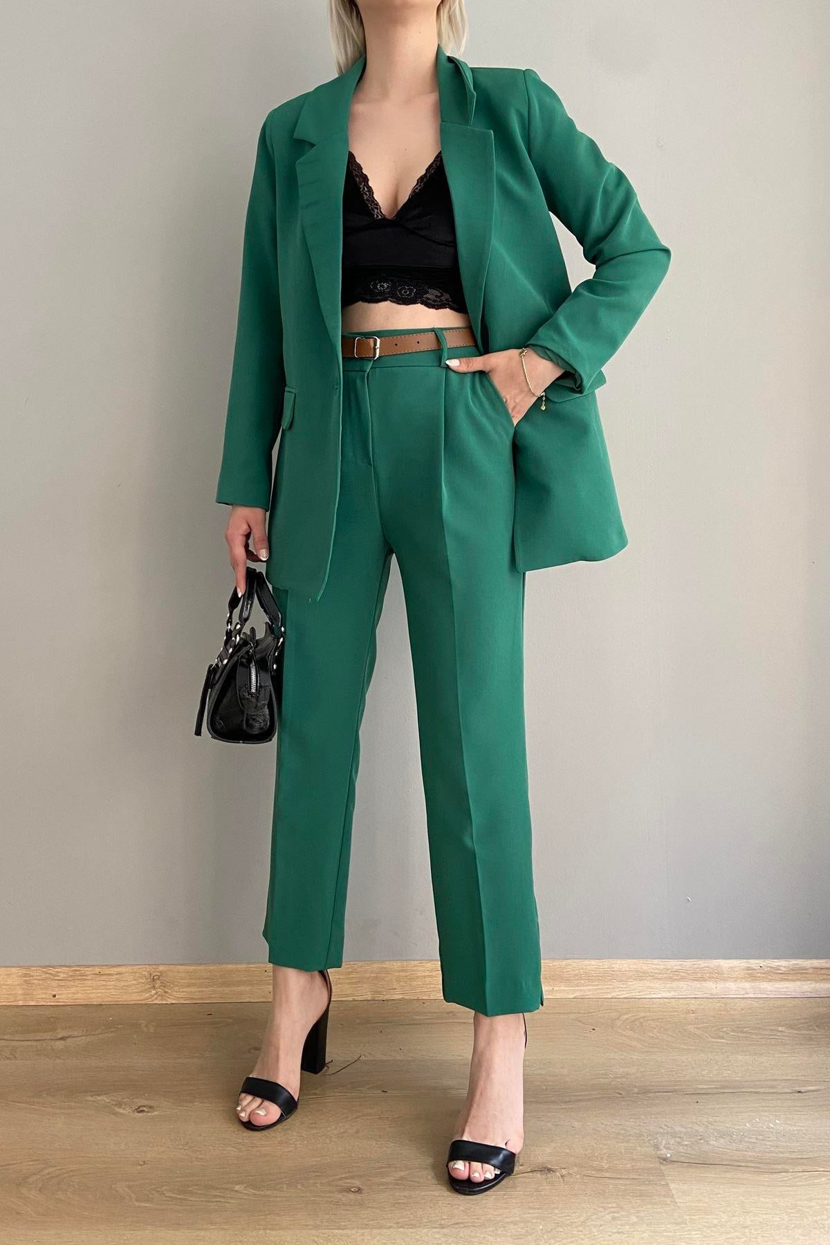 PAÇA YIRTMAÇLI KEMERLİ PANTALON