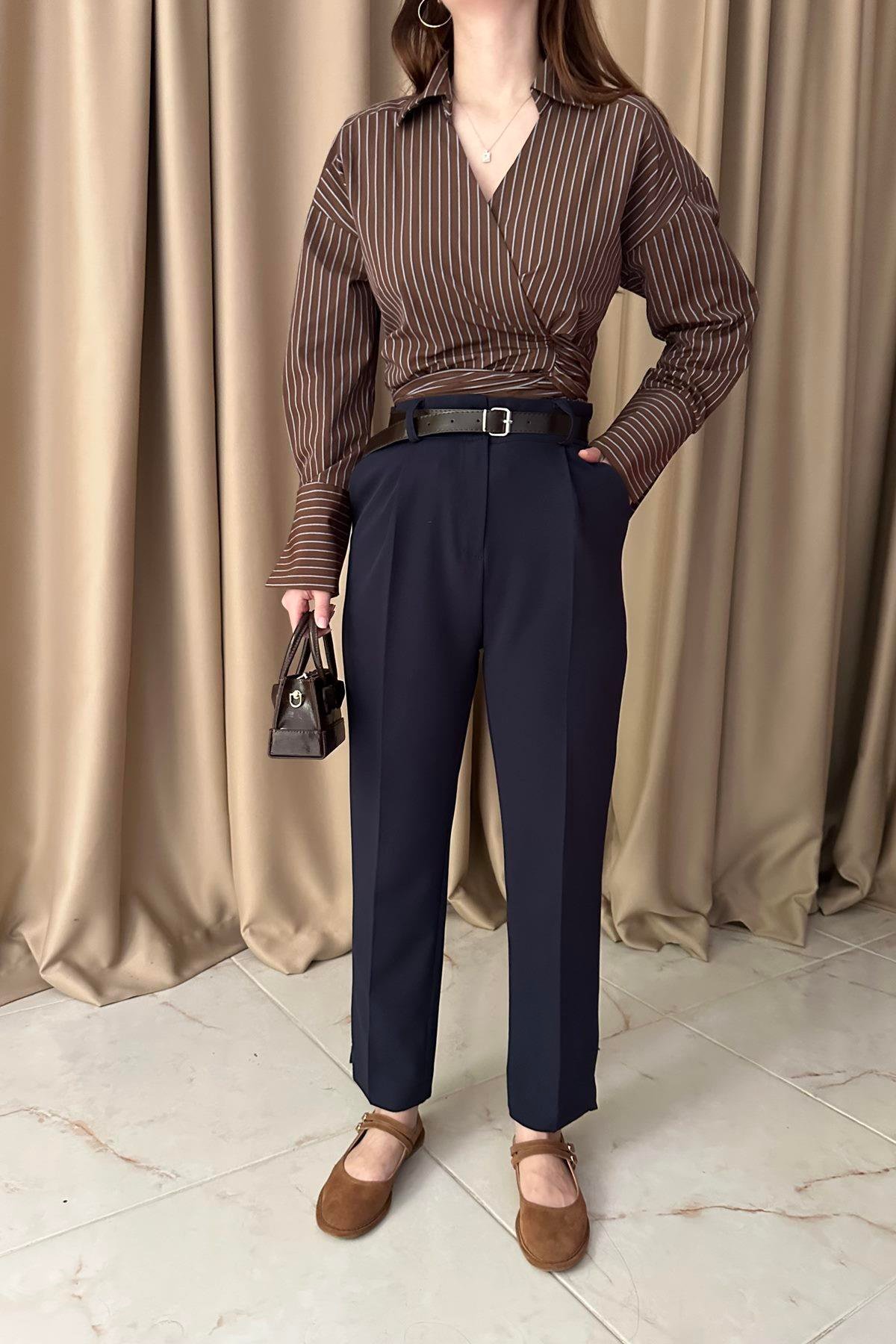 PAÇA YIRTMAÇLI KEMERLİ PANTALON