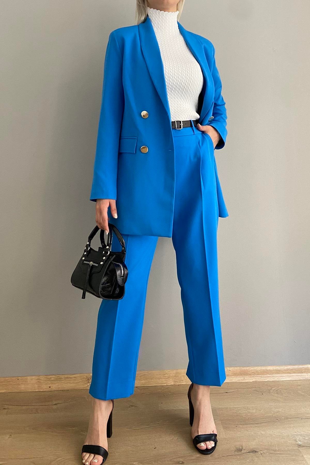 PAÇA YIRTMAÇLI KEMERLİ PANTALON