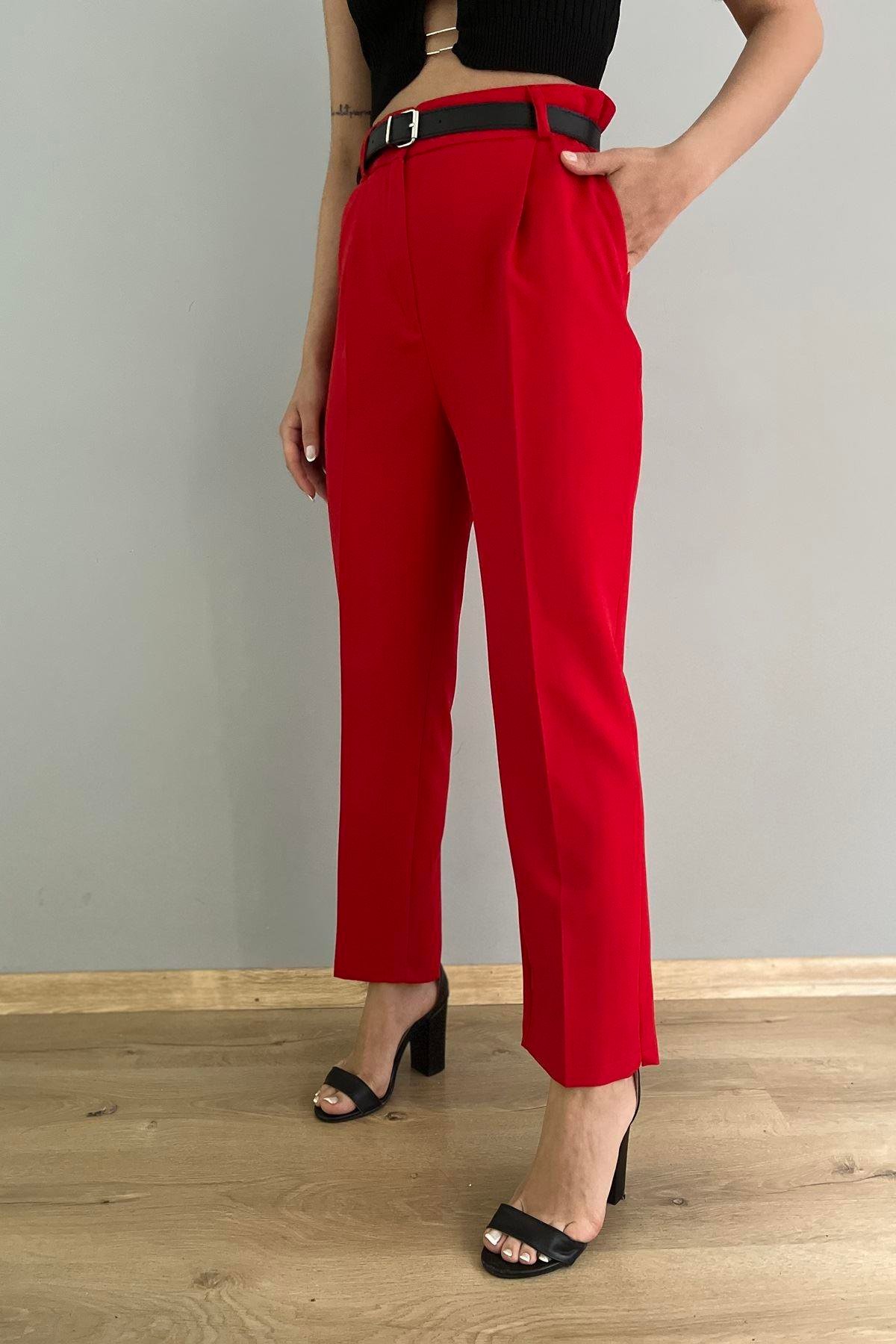 PAÇA YIRTMAÇLI KEMERLİ PANTALON