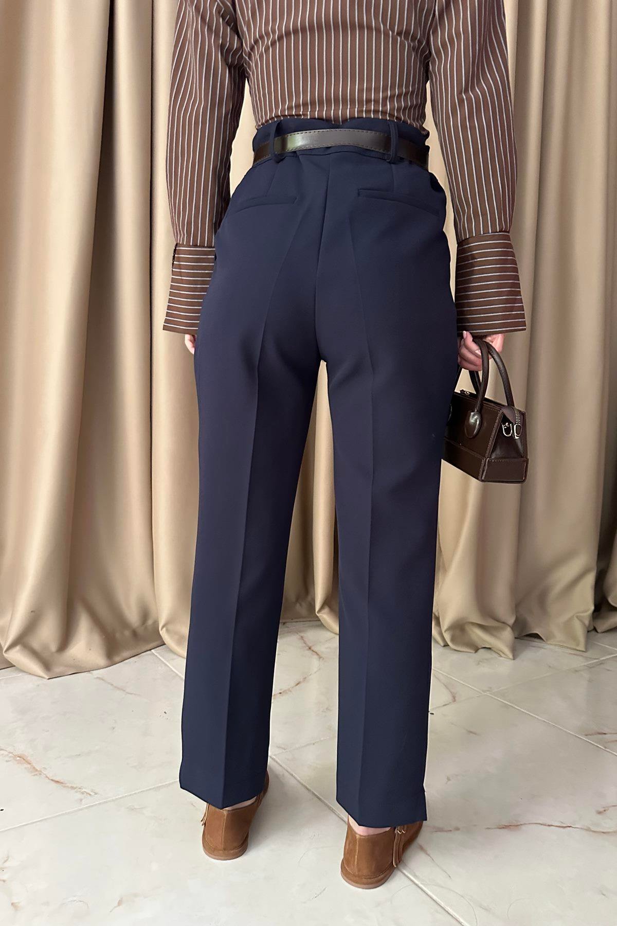 PAÇA YIRTMAÇLI KEMERLİ PANTALON