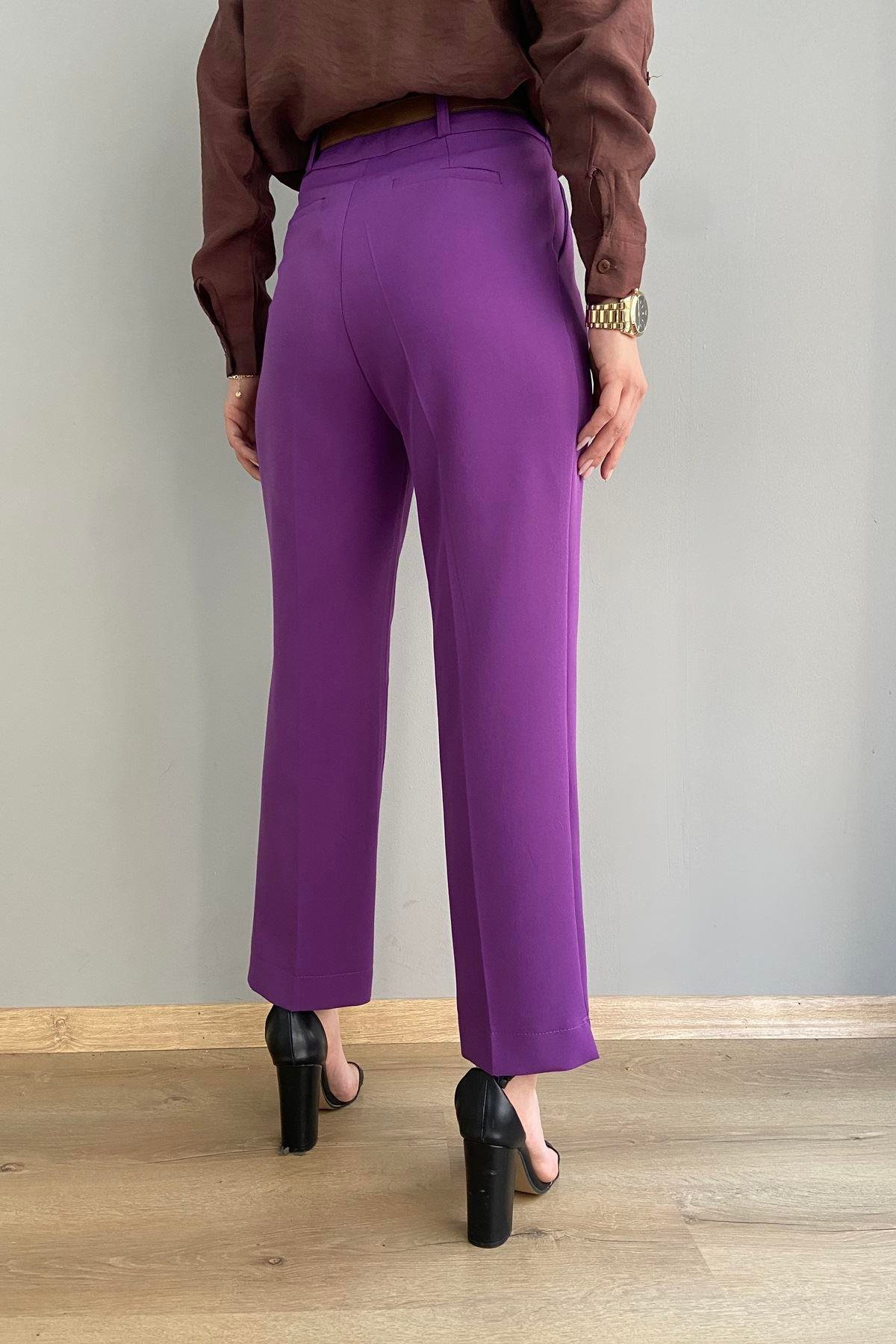 PAÇA YIRTMAÇLI KEMERLİ PANTALON