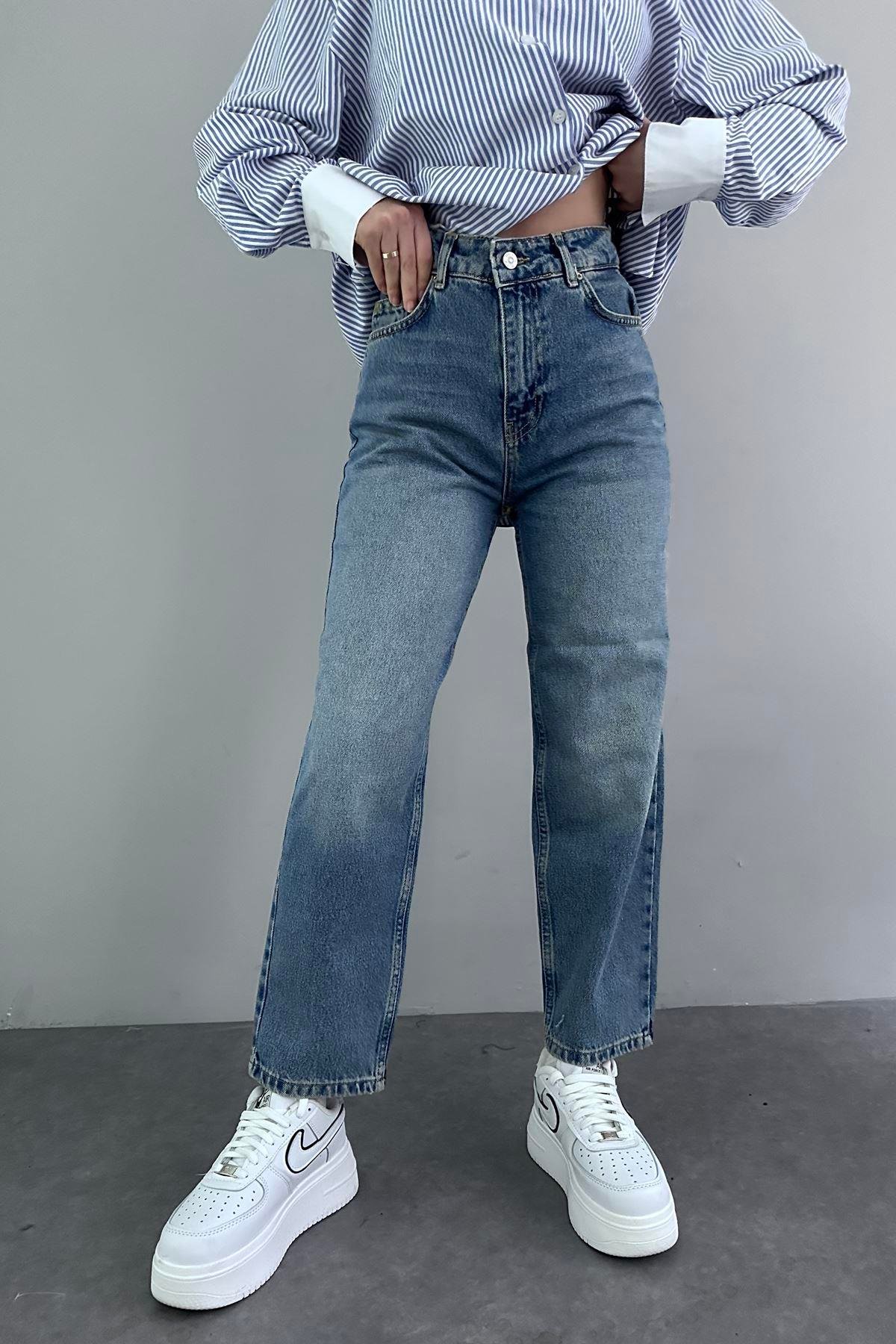 YEŞİL TİNTLİ RELAX KOT PANTOLON