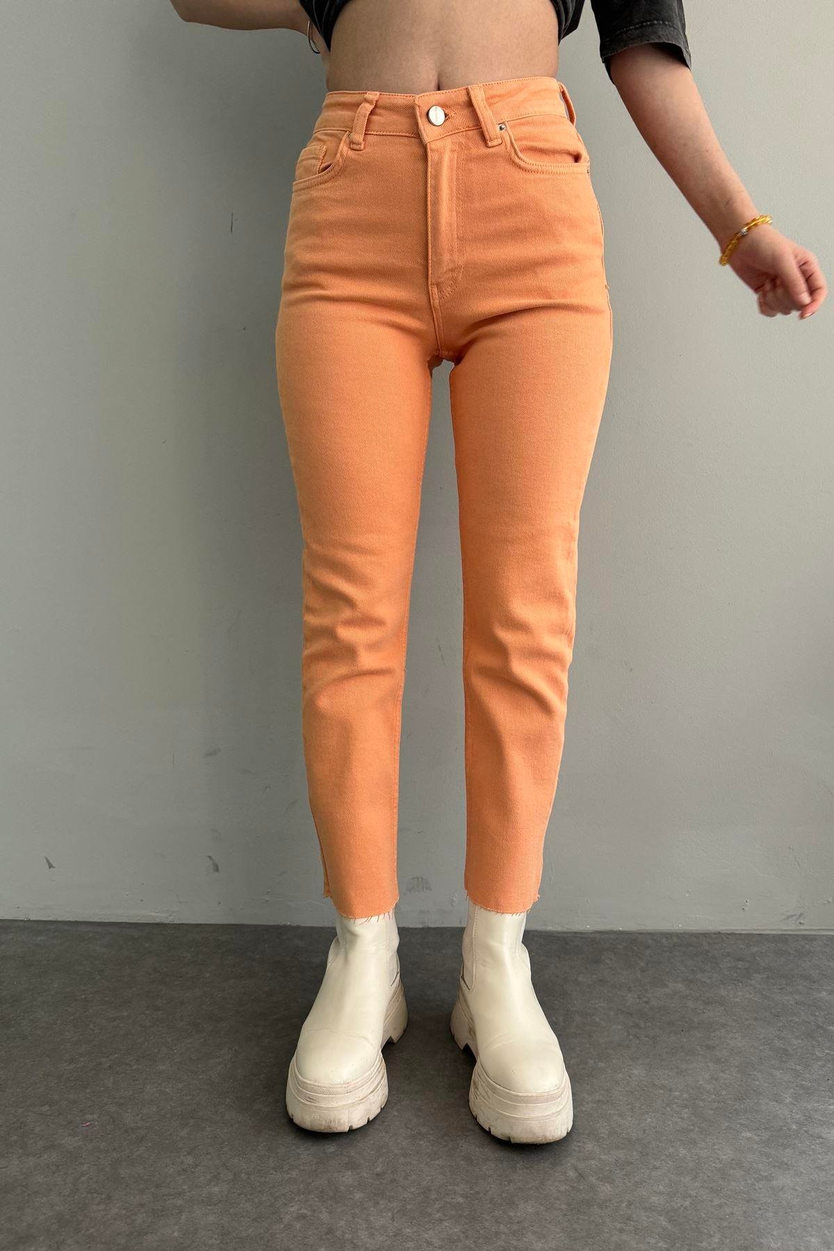 YÜKSEK BEL DİKİŞSİZ PAÇA MOM PANTOLON