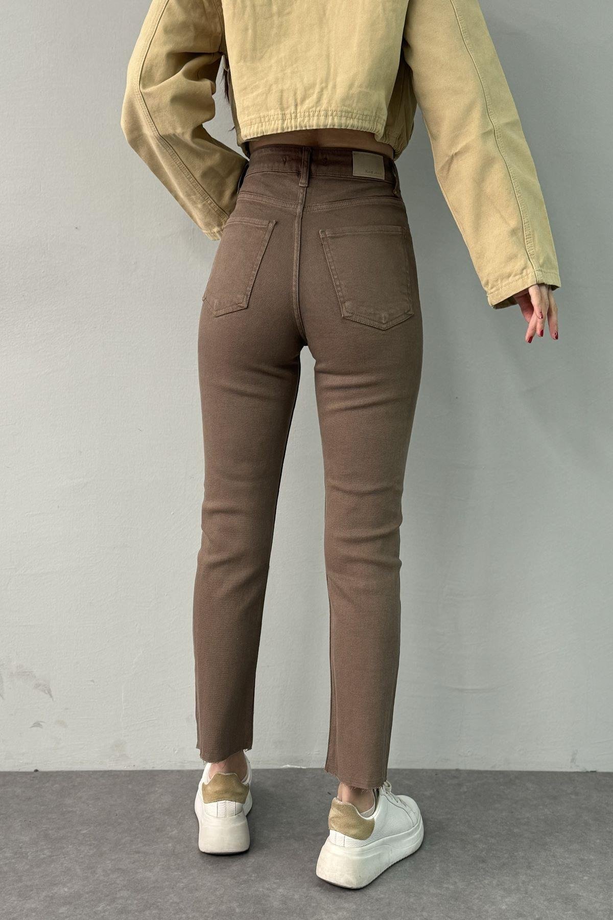 YÜKSEK BEL DİKİŞSİZ PAÇA MOM PANTOLON