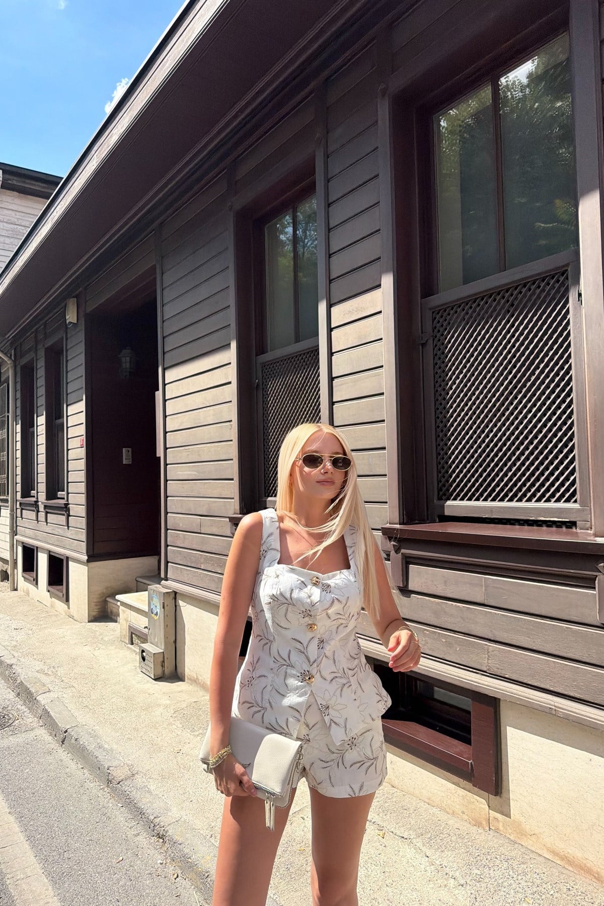 NAKIŞLI KARE YAKA YELEK ŞORT TAKIM