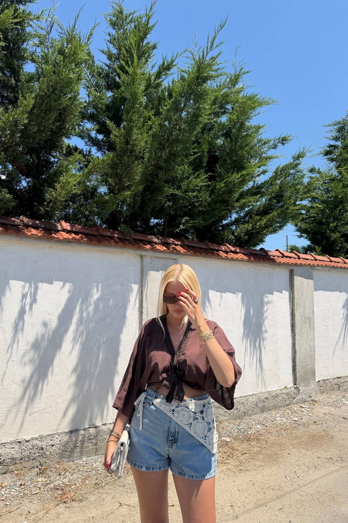 AKSESUARLI DENIM KOT ŞORT