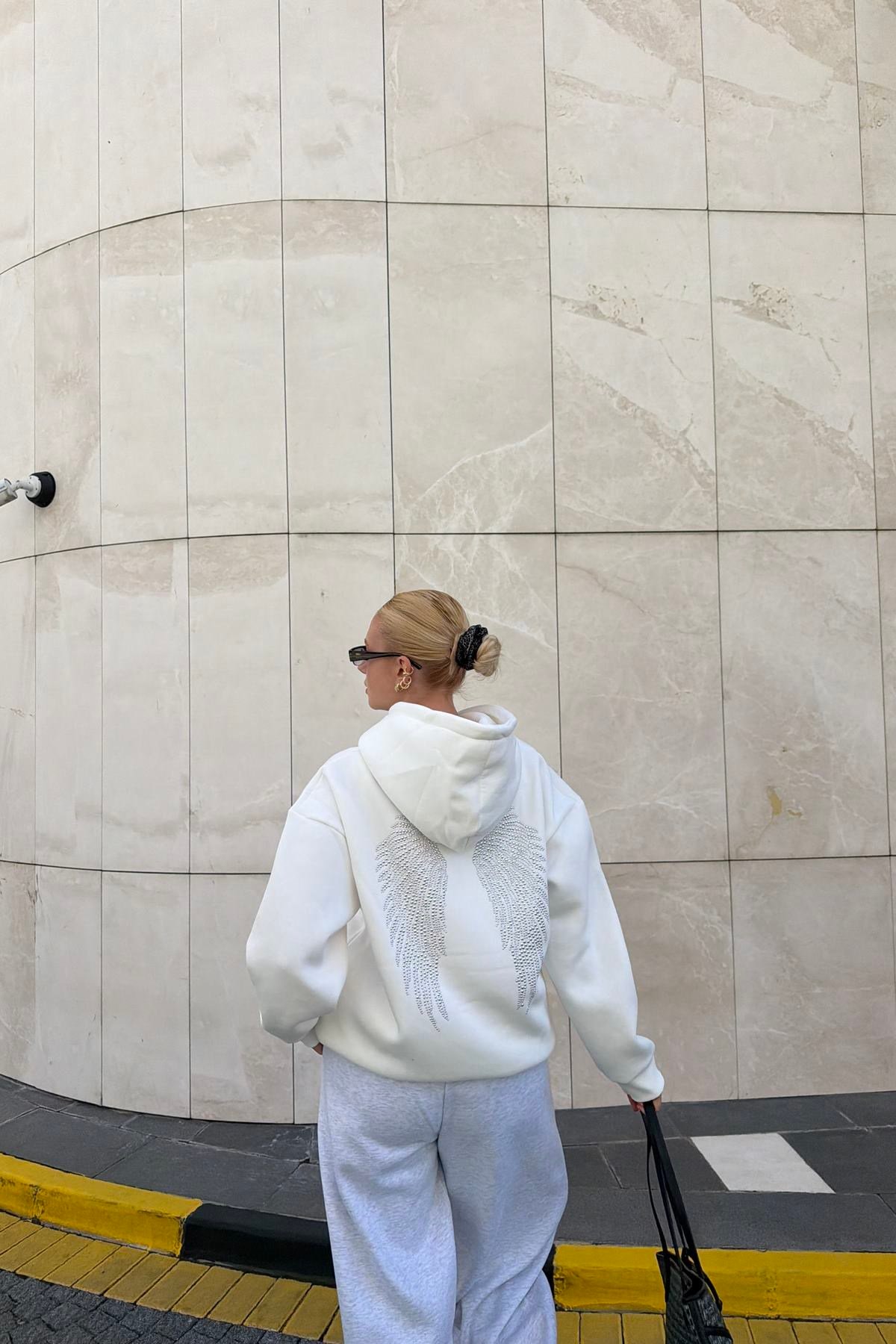 ANGEL TAŞ BASKI DETAY KAPŞONLU SWEATSHIRT