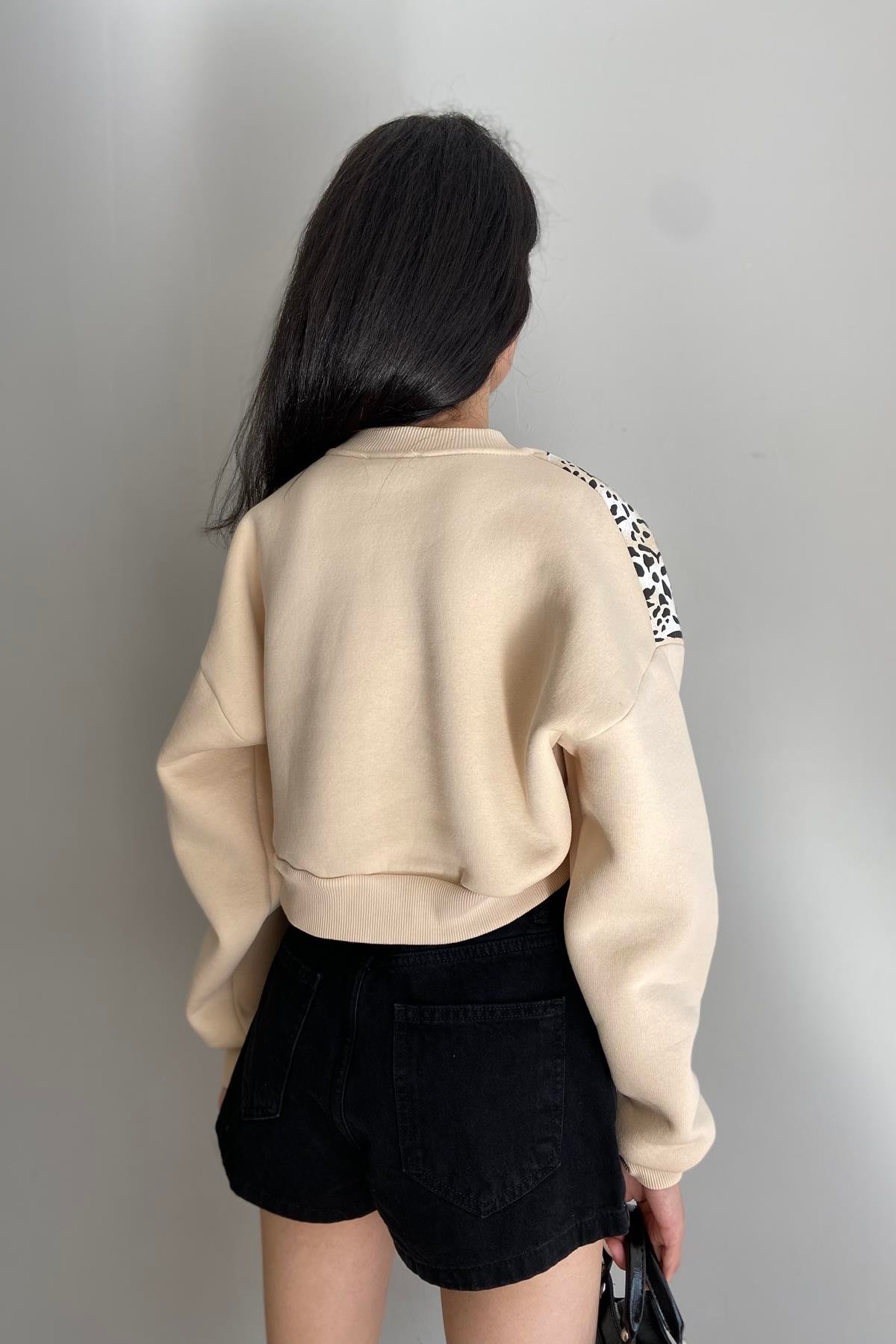BASKI DETAY CROP SWEATSHIRT
