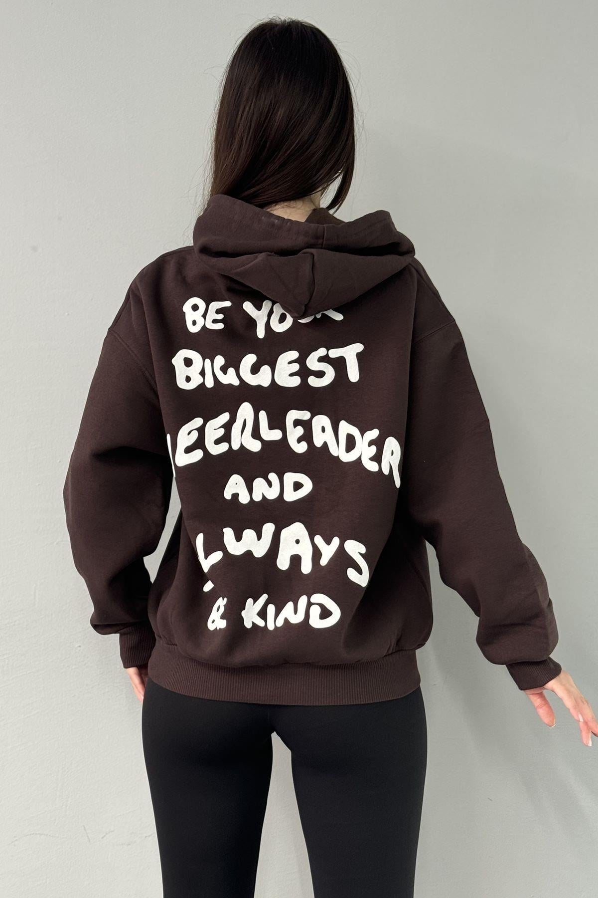 BASKI DETAY KAPŞONLU SWEATSHIRT