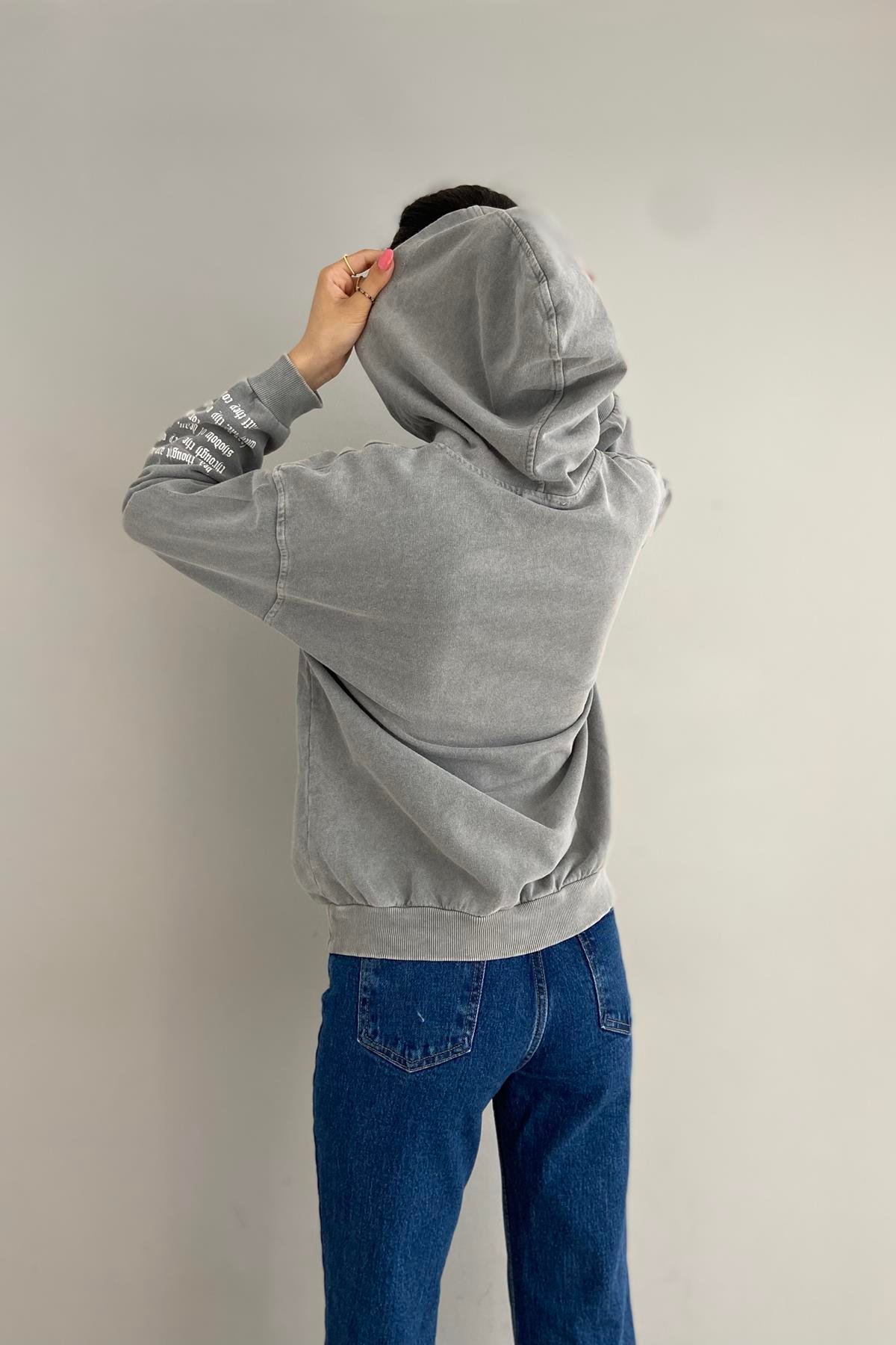 BASKI DETAY YIKAMALI SWEAT