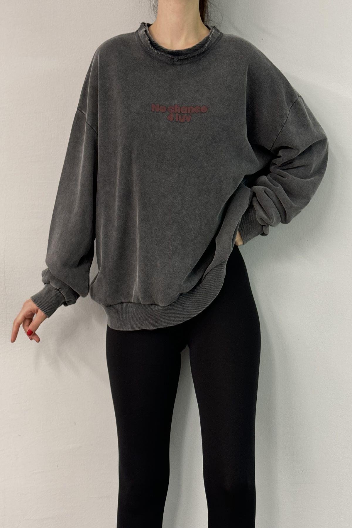 BASKI DETAY YIKAMALI SWEATSHIRT