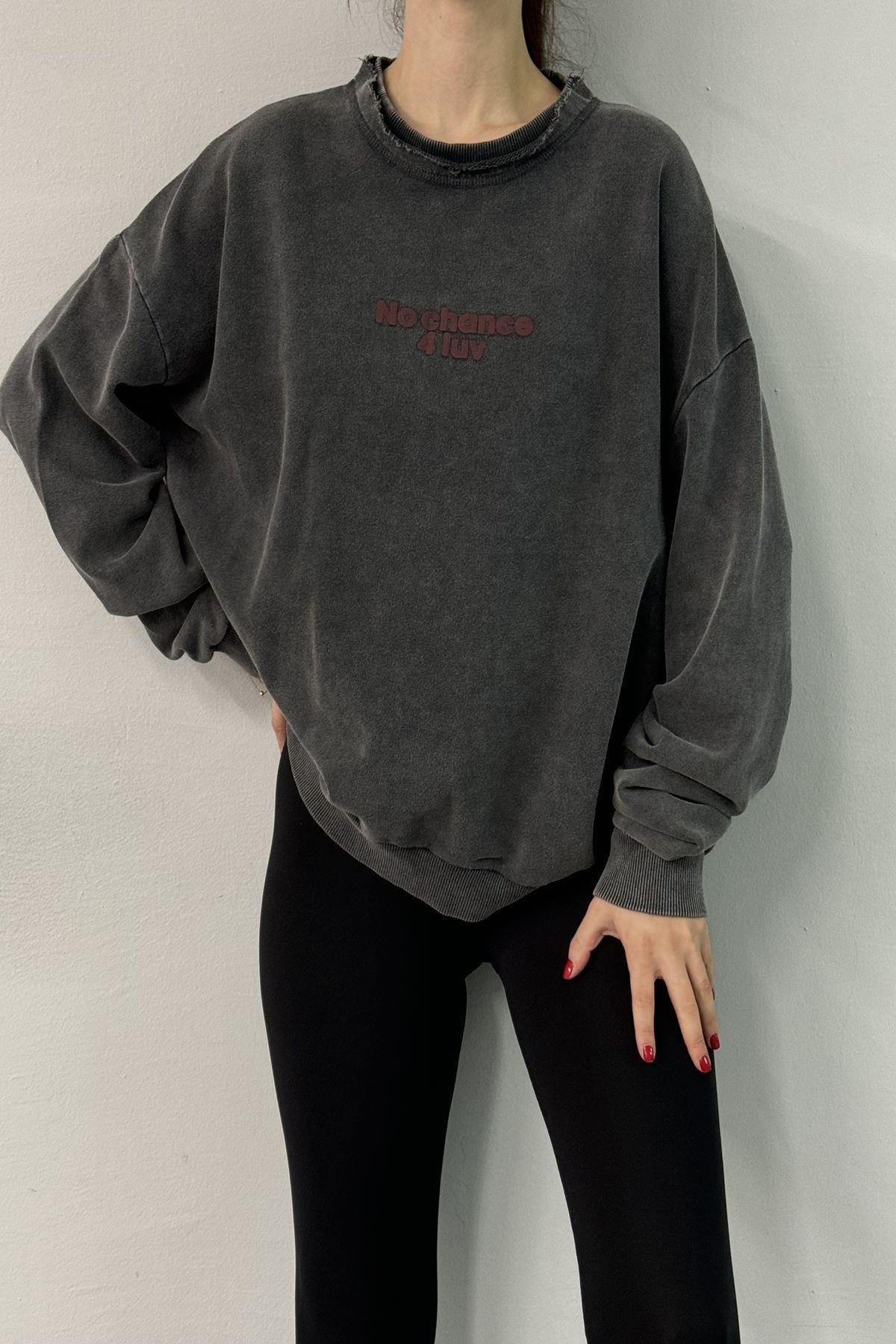 BASKI DETAY YIKAMALI SWEATSHIRT