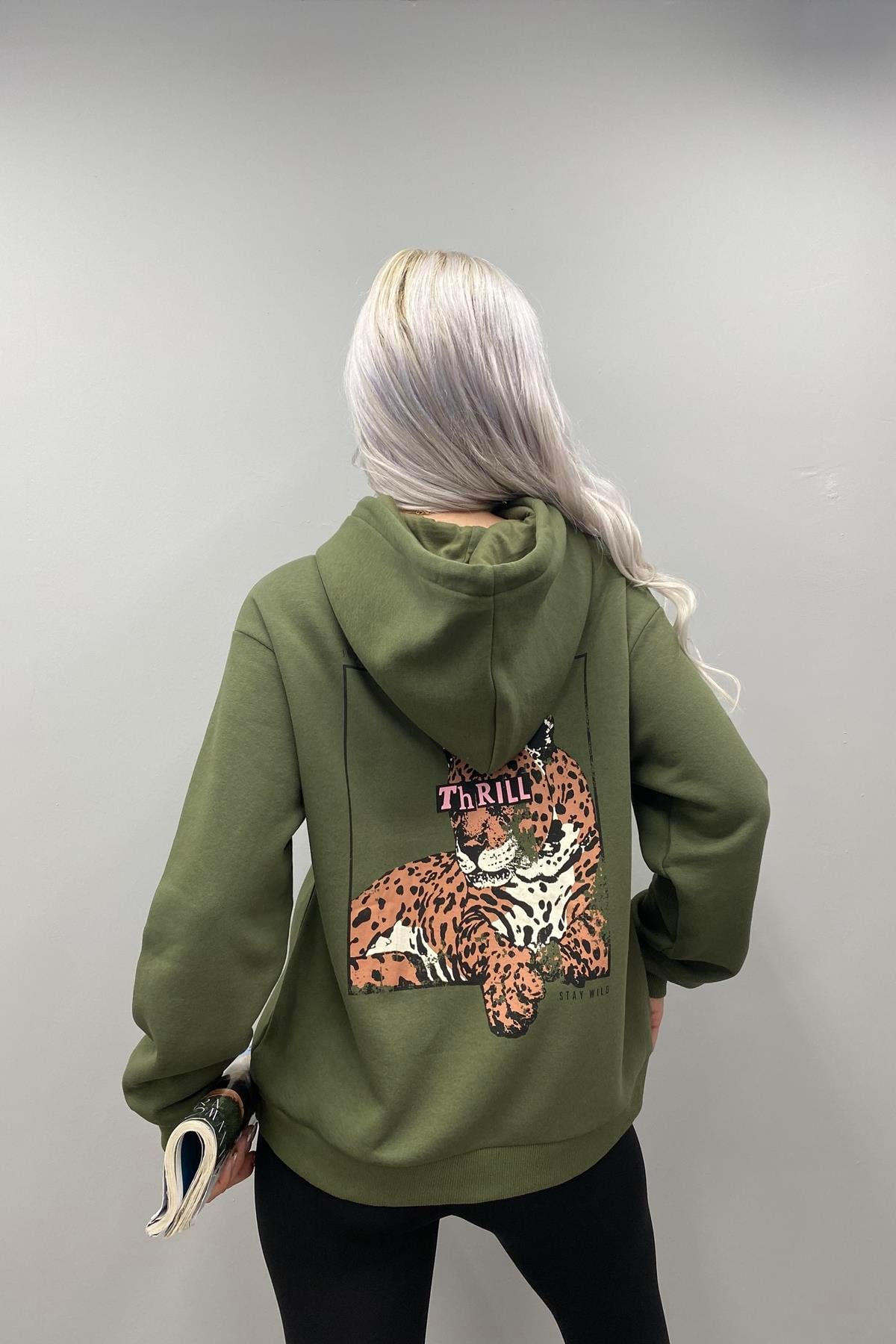 BASKI DETAYLI KAPŞONLU SWEATSHIRT