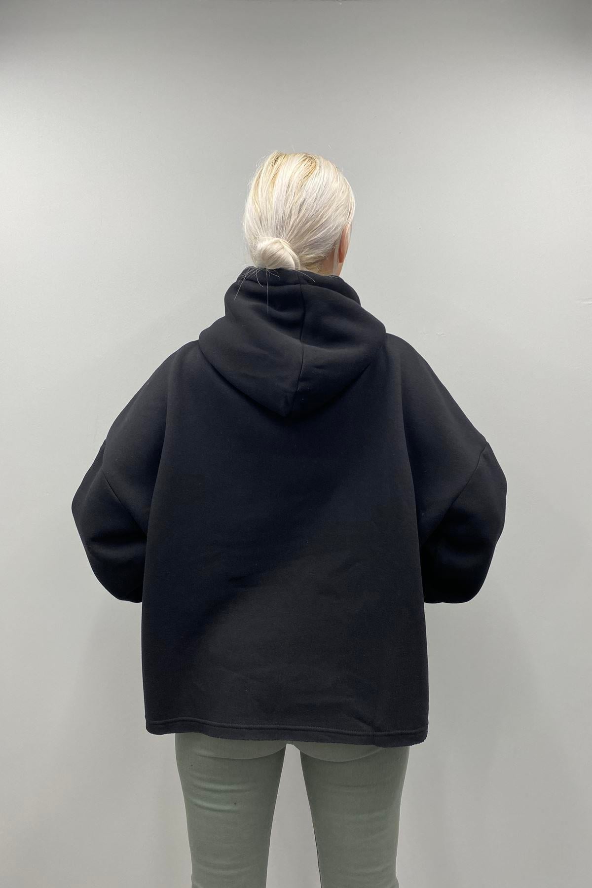 BASKI DETAYLI KAPŞONLU SWEATSHIRT