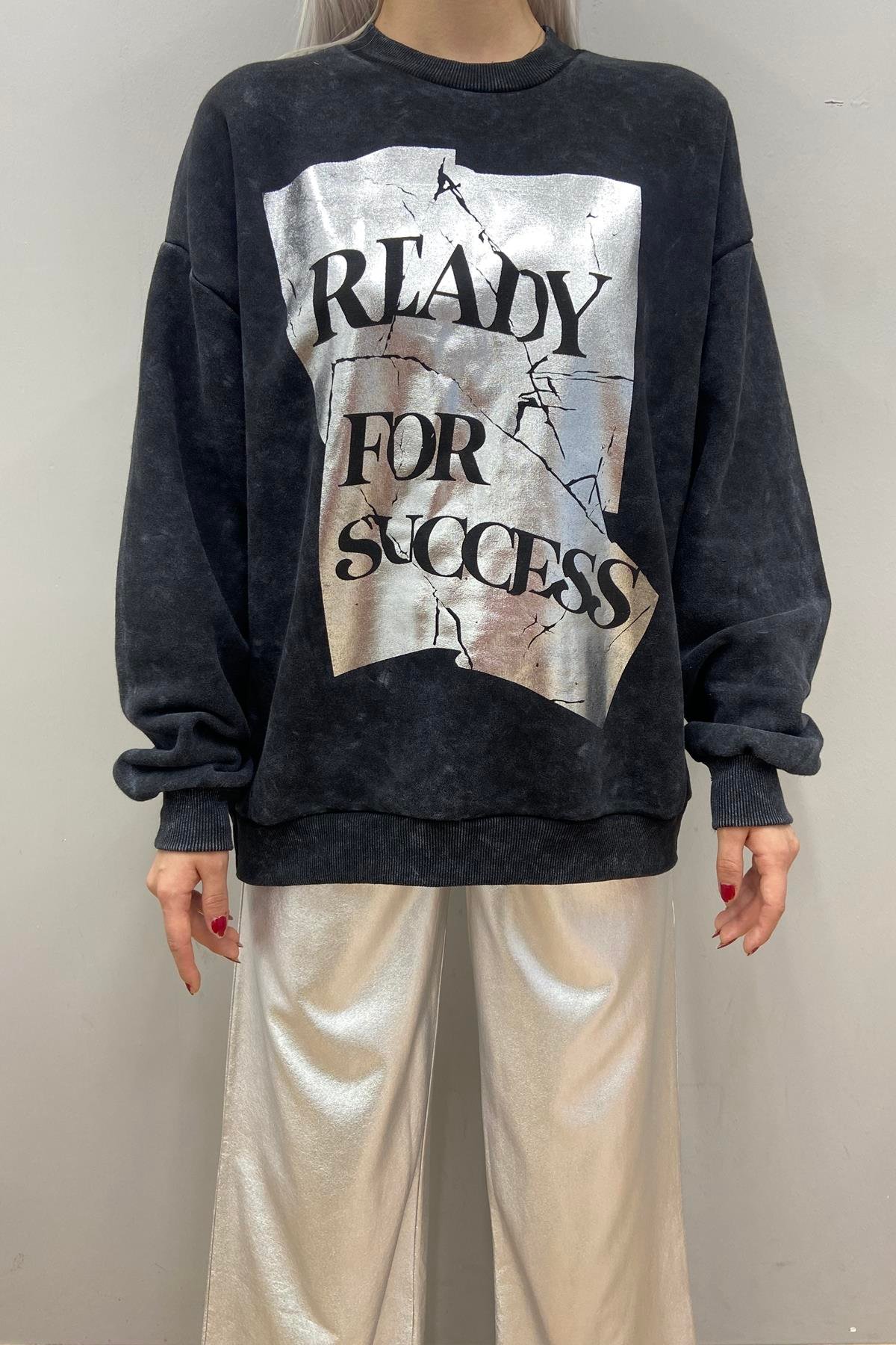 BASKI DETAYLI SWEATSHIRT
