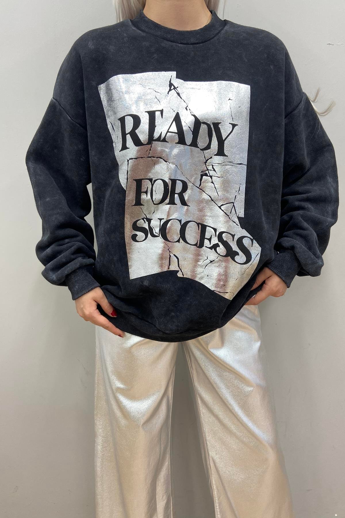 BASKI DETAYLI SWEATSHIRT