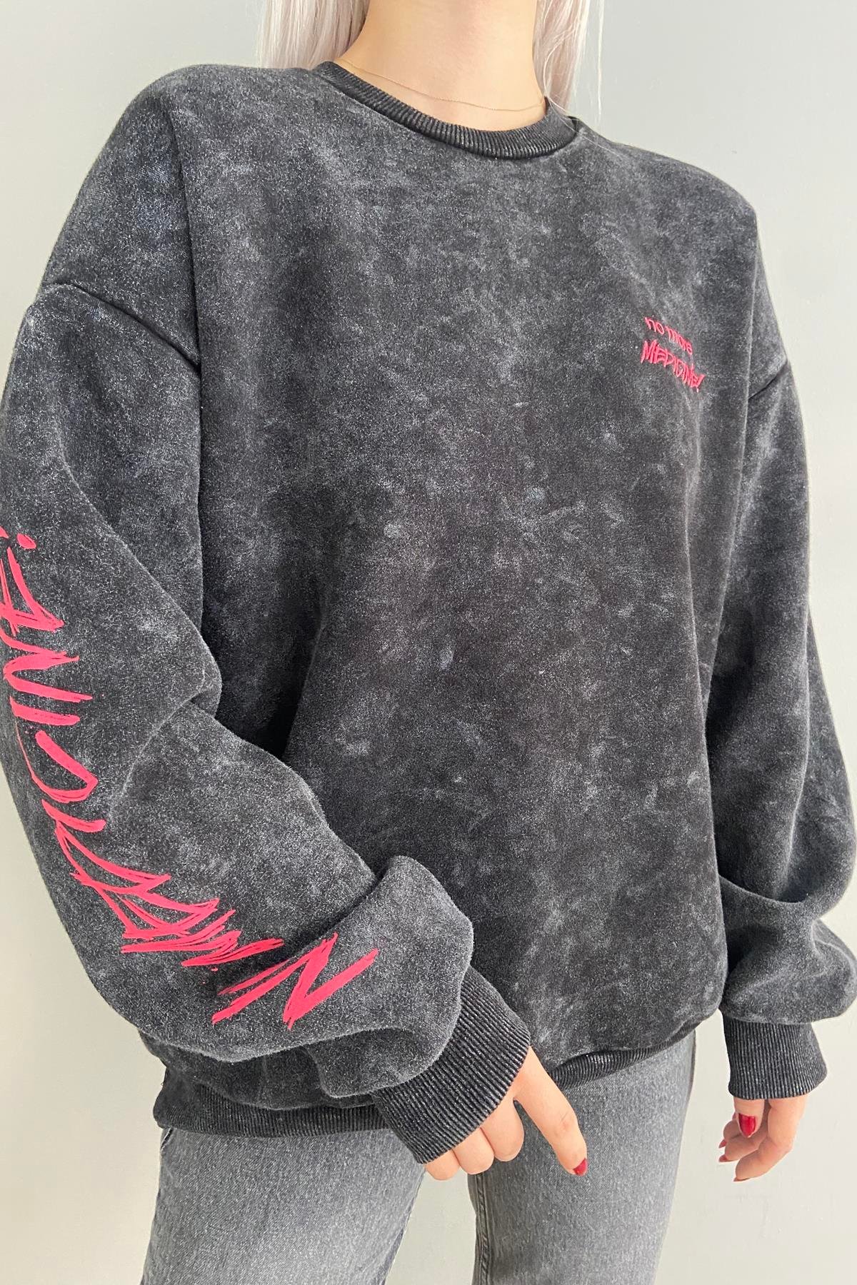 BASKI VE NAKIŞ DETAYLI SWEATSHIRT
