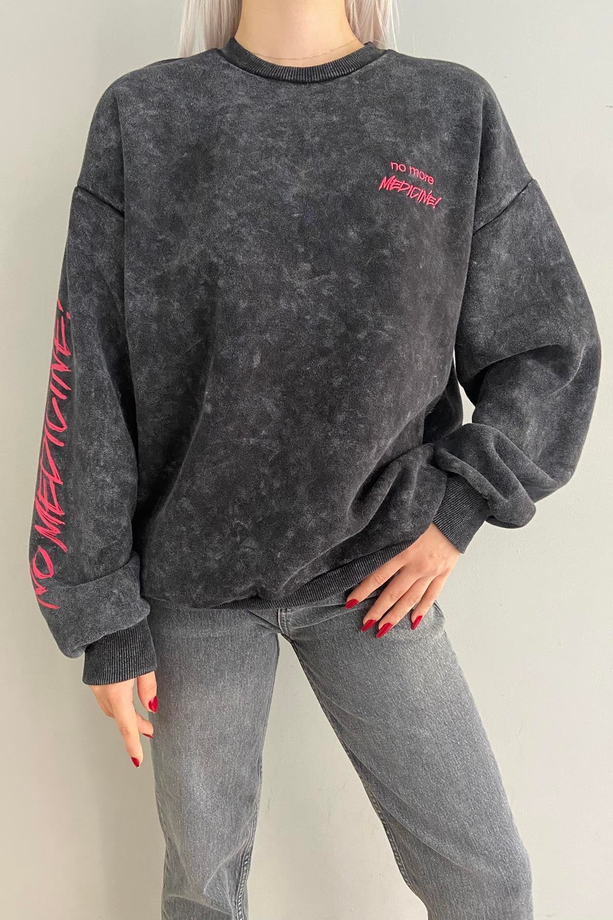 BASKI VE NAKIŞ DETAYLI SWEATSHIRT