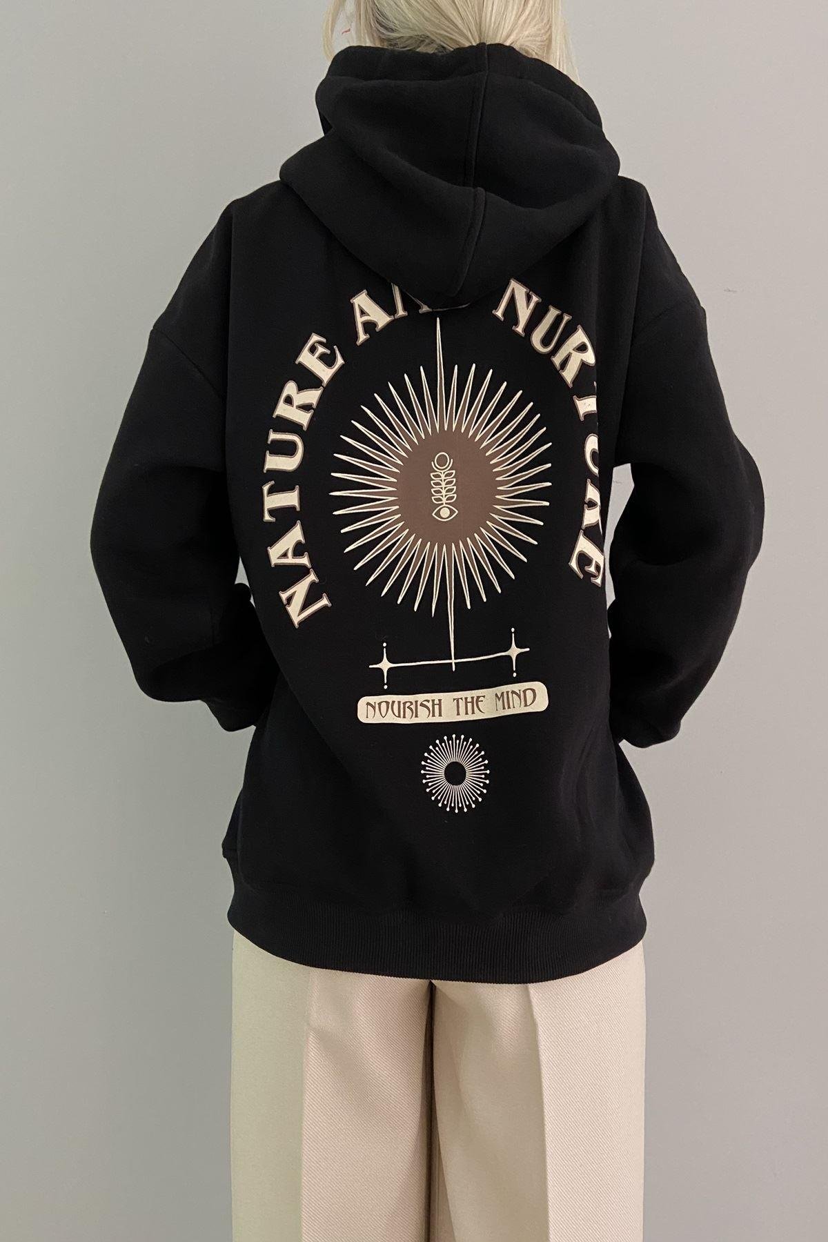 BASKILI KAPŞONLU SWEAT