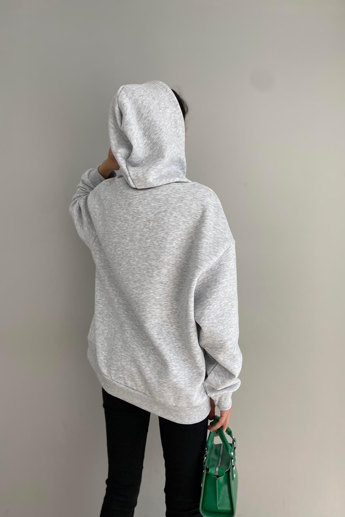 BASKILI KAPŞONLU SWEATSHIRT