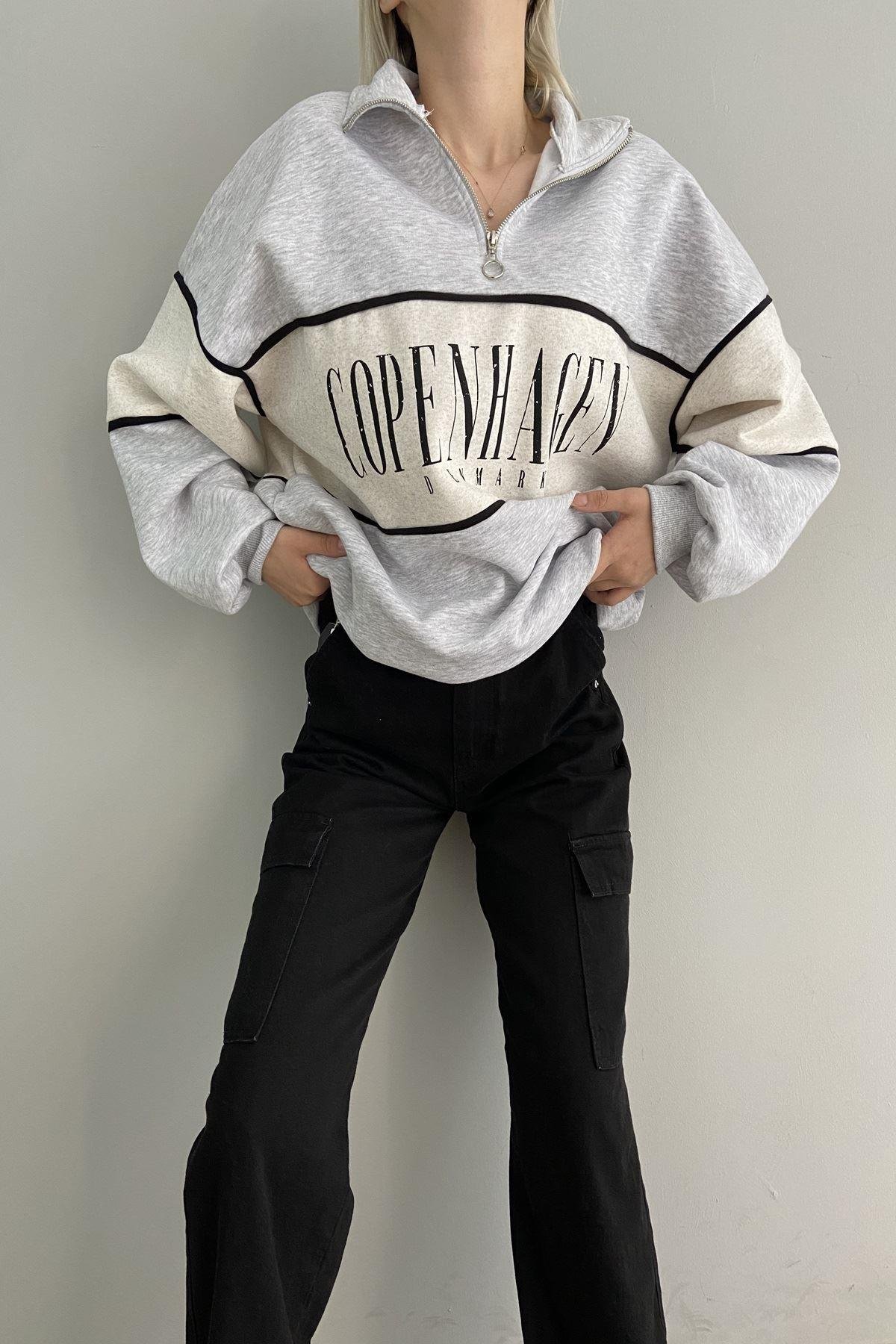 BASKILI OVERSİZE YARIM FERMUARLI SWEAT