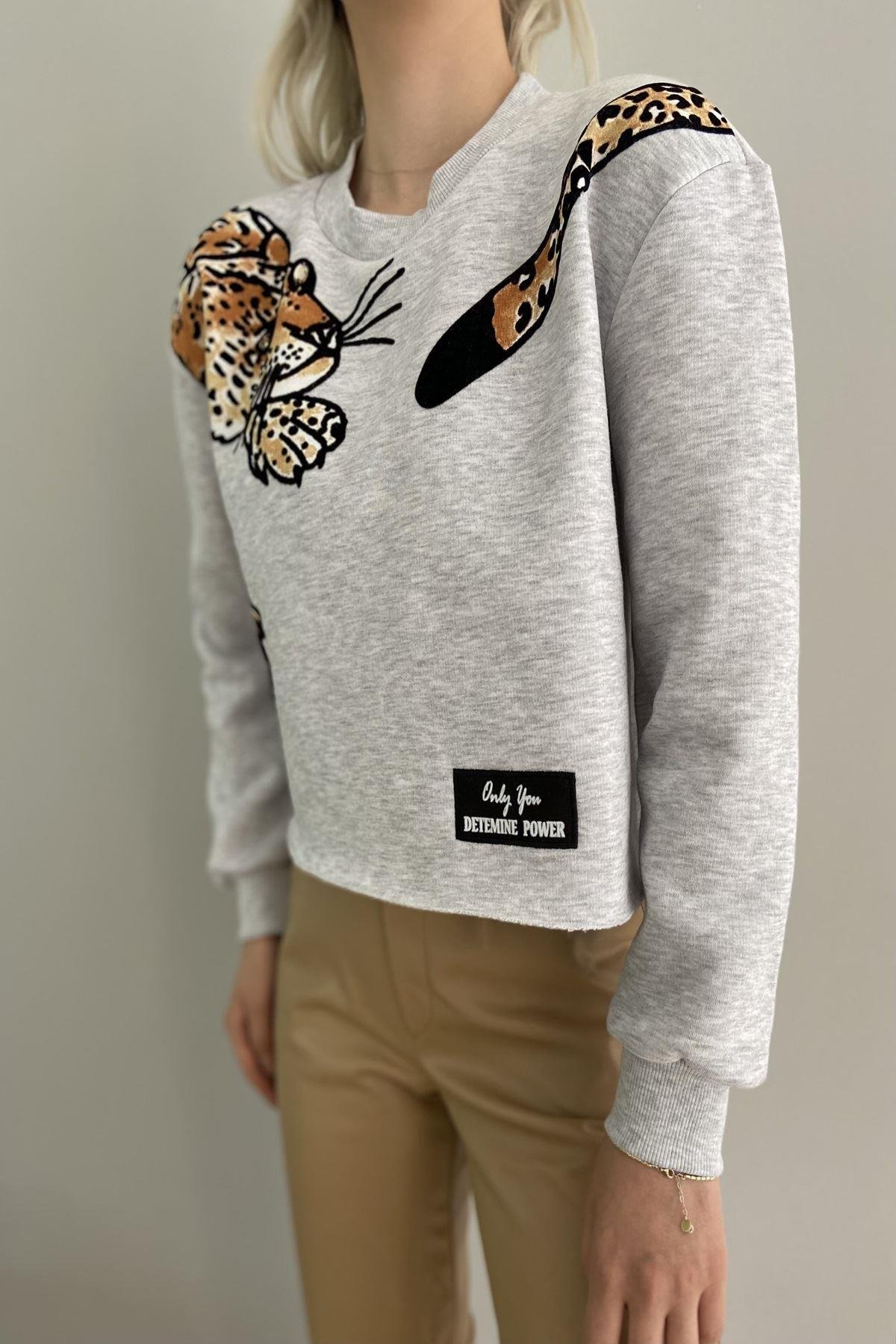 BASKILI SWEAT