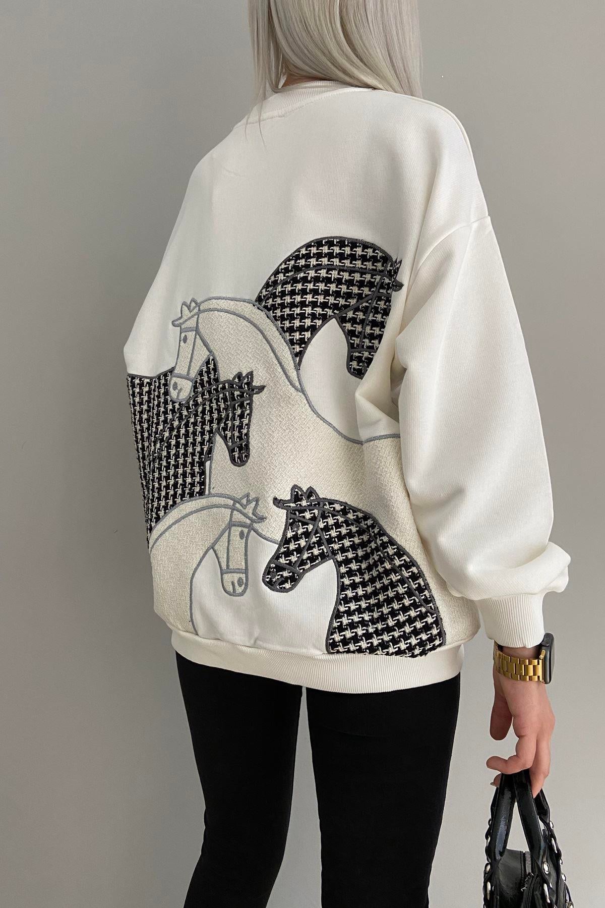 BİİSKLET YAKA NAKIŞLI SWEAT