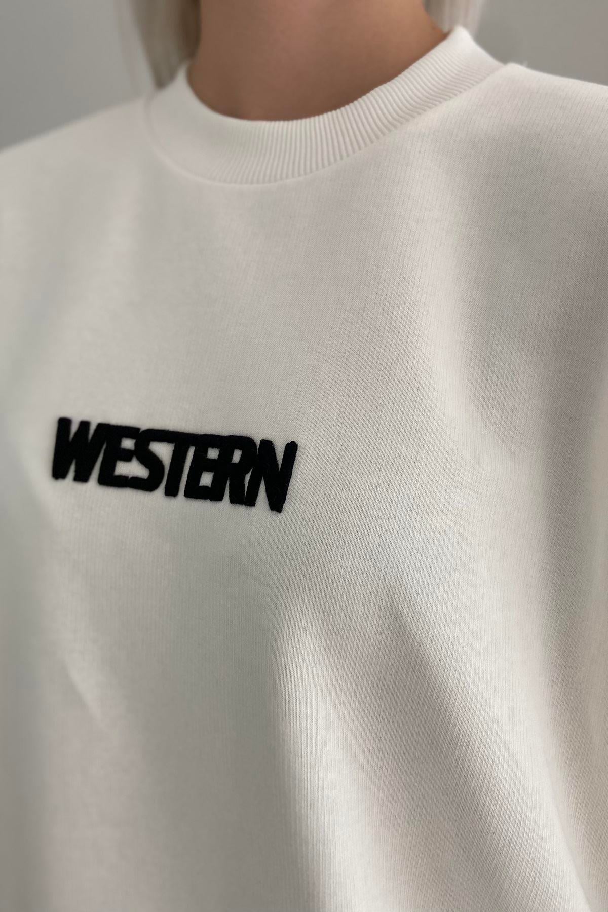 BİİSKLET YAKA NAKIŞLI SWEAT